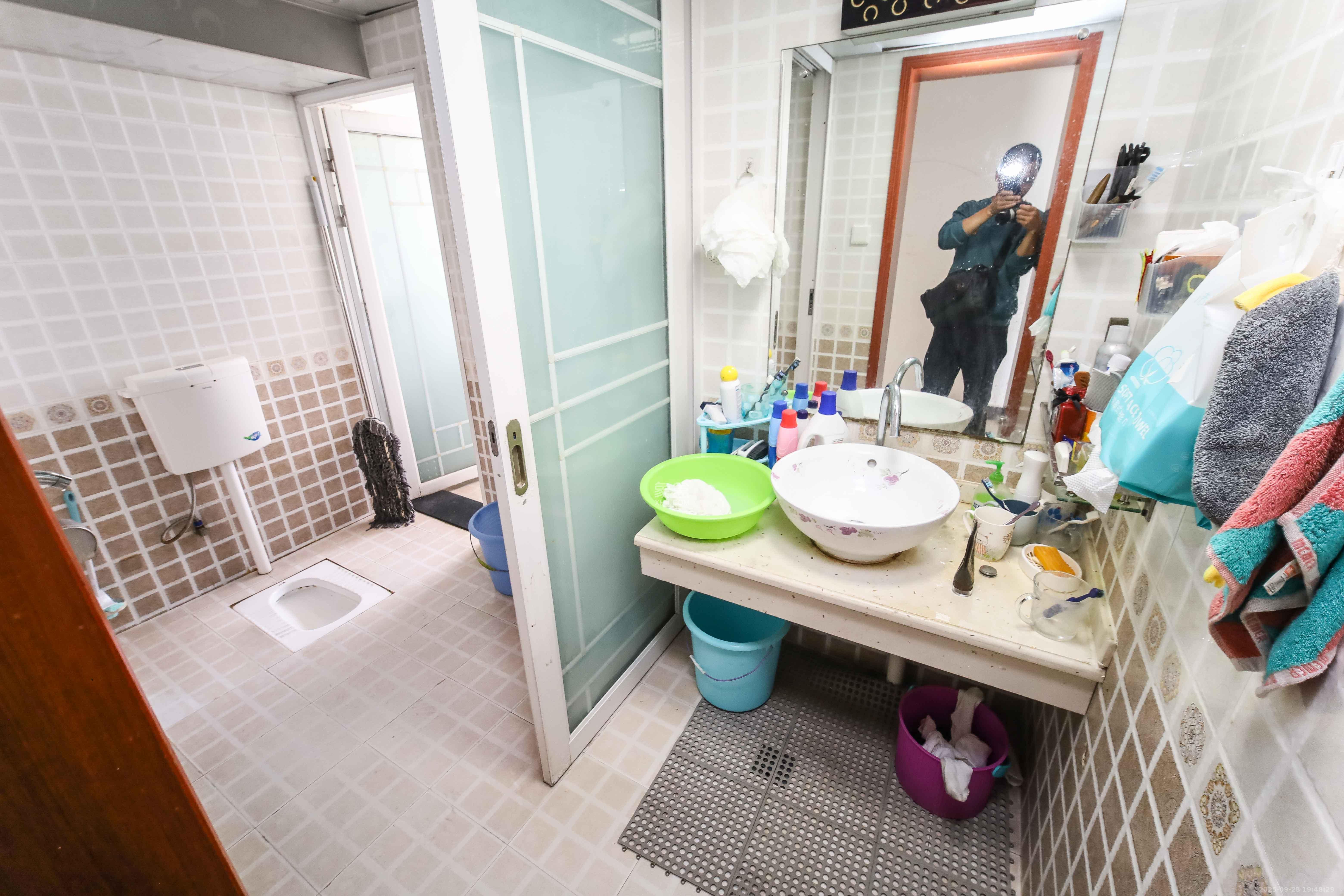 高桥现代商贸城 3室2厅2卫 83.6万 高桥现代商贸城 3室2厅2卫 83.6万卫生间