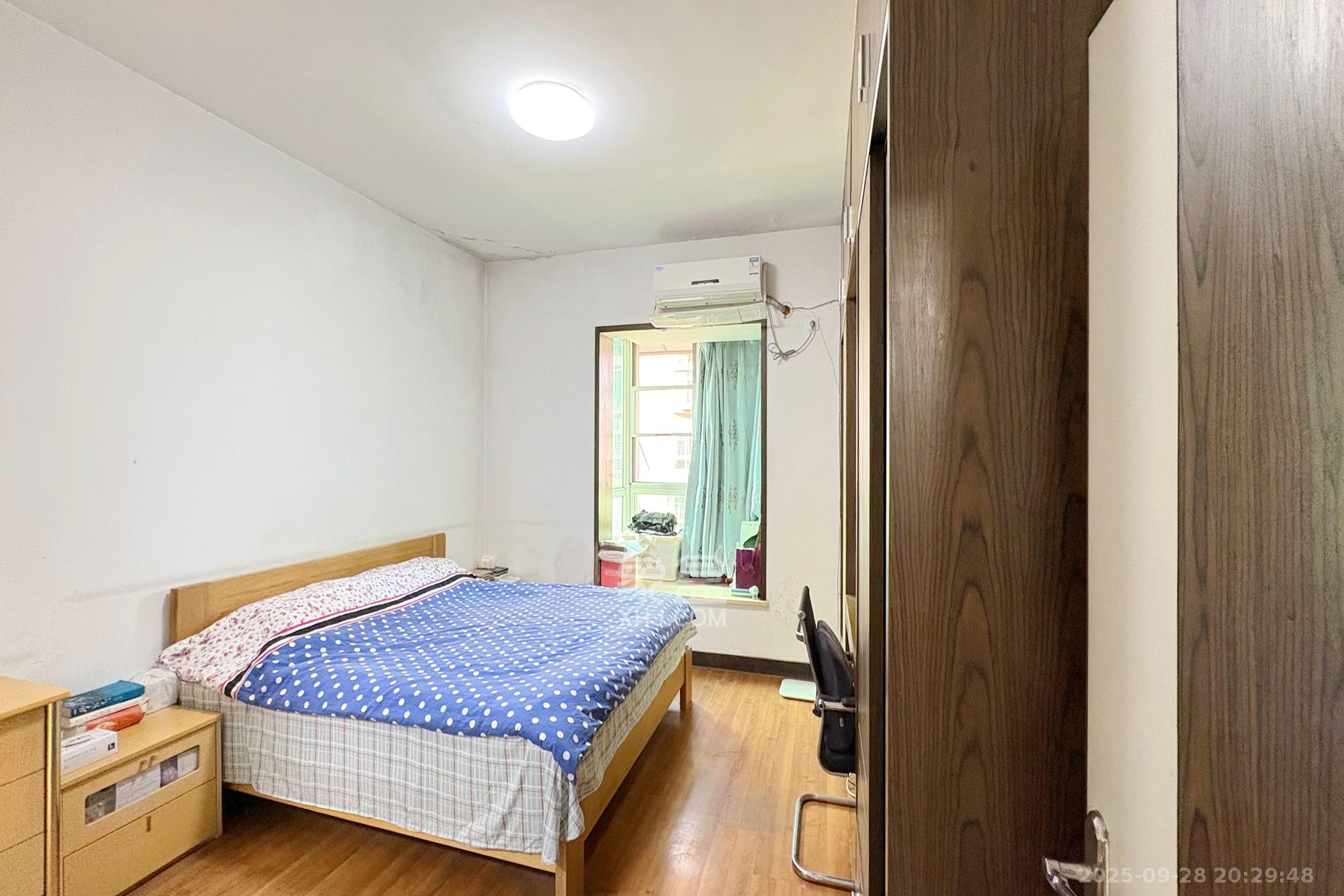 京电花园  3室2厅2卫    122.0万其他