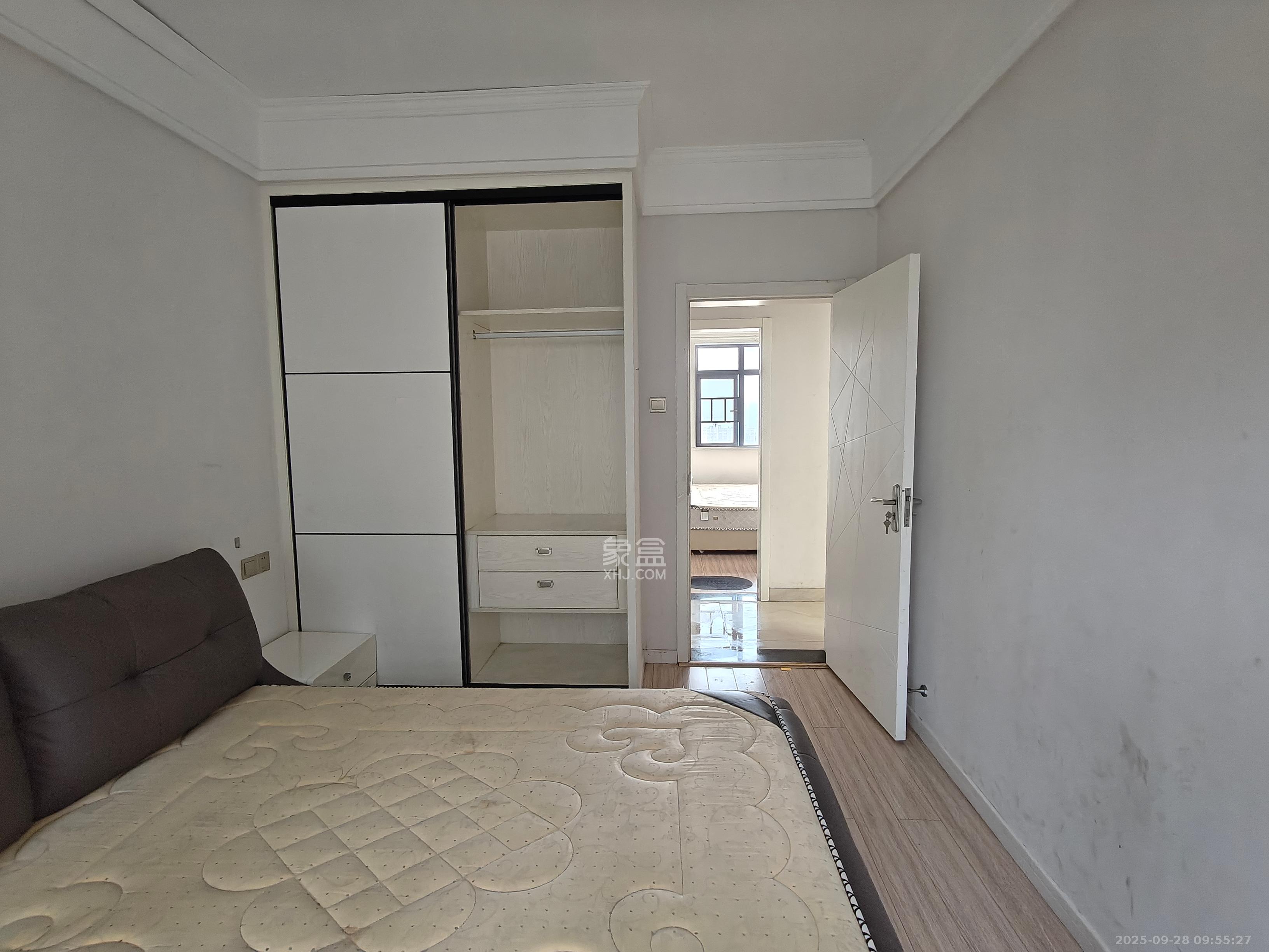 筑梦星园  4室2厅2卫    2400.0元/月室内图