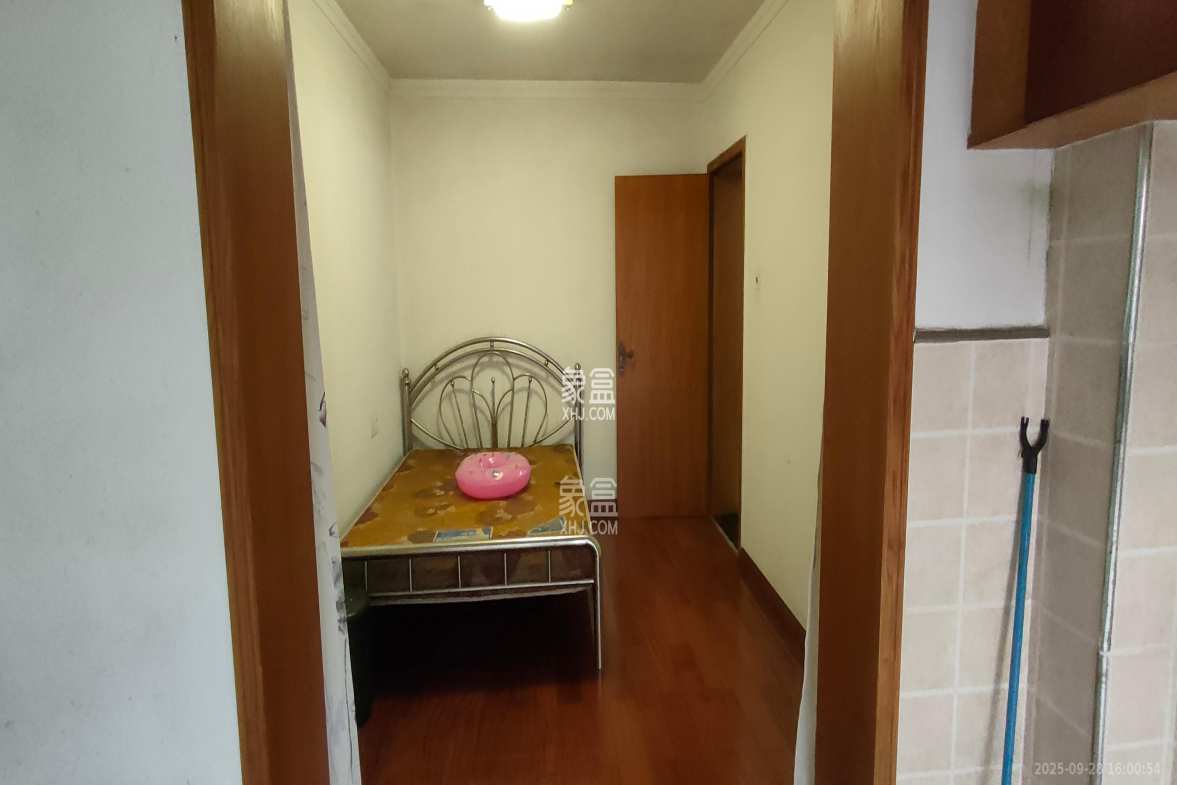 新诚小区 2室2厅2卫 1800.00元/月 新诚小区 2室2厅2卫 1800.00元/月室内图