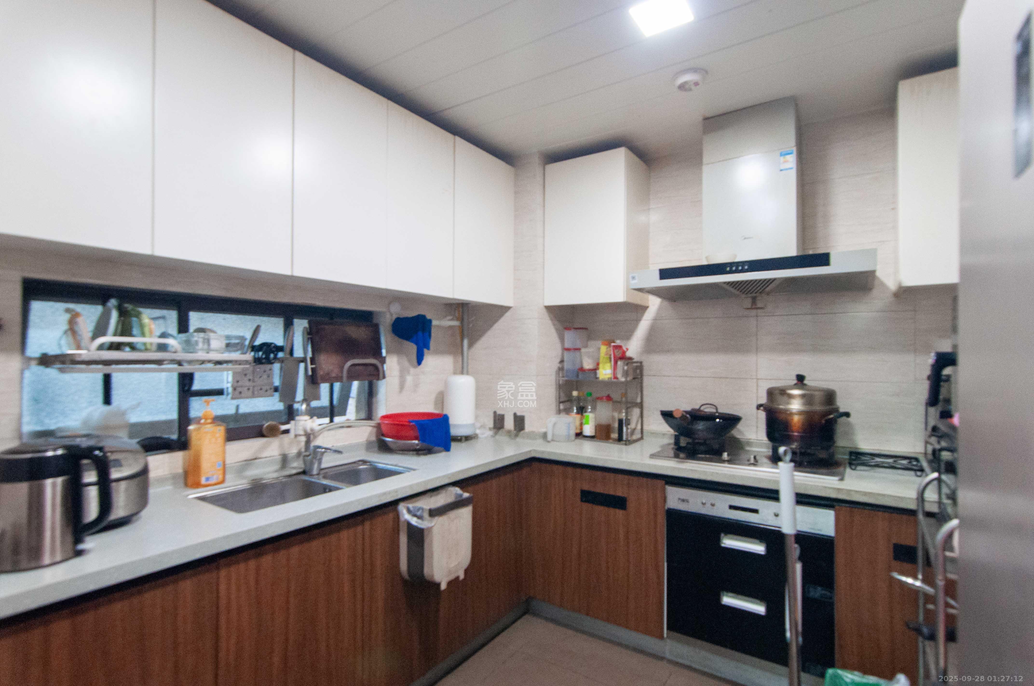 万科里梅溪郡 3室2厅1卫 208.0万 万科里梅溪郡 3室2厅1卫 208.0万厨房