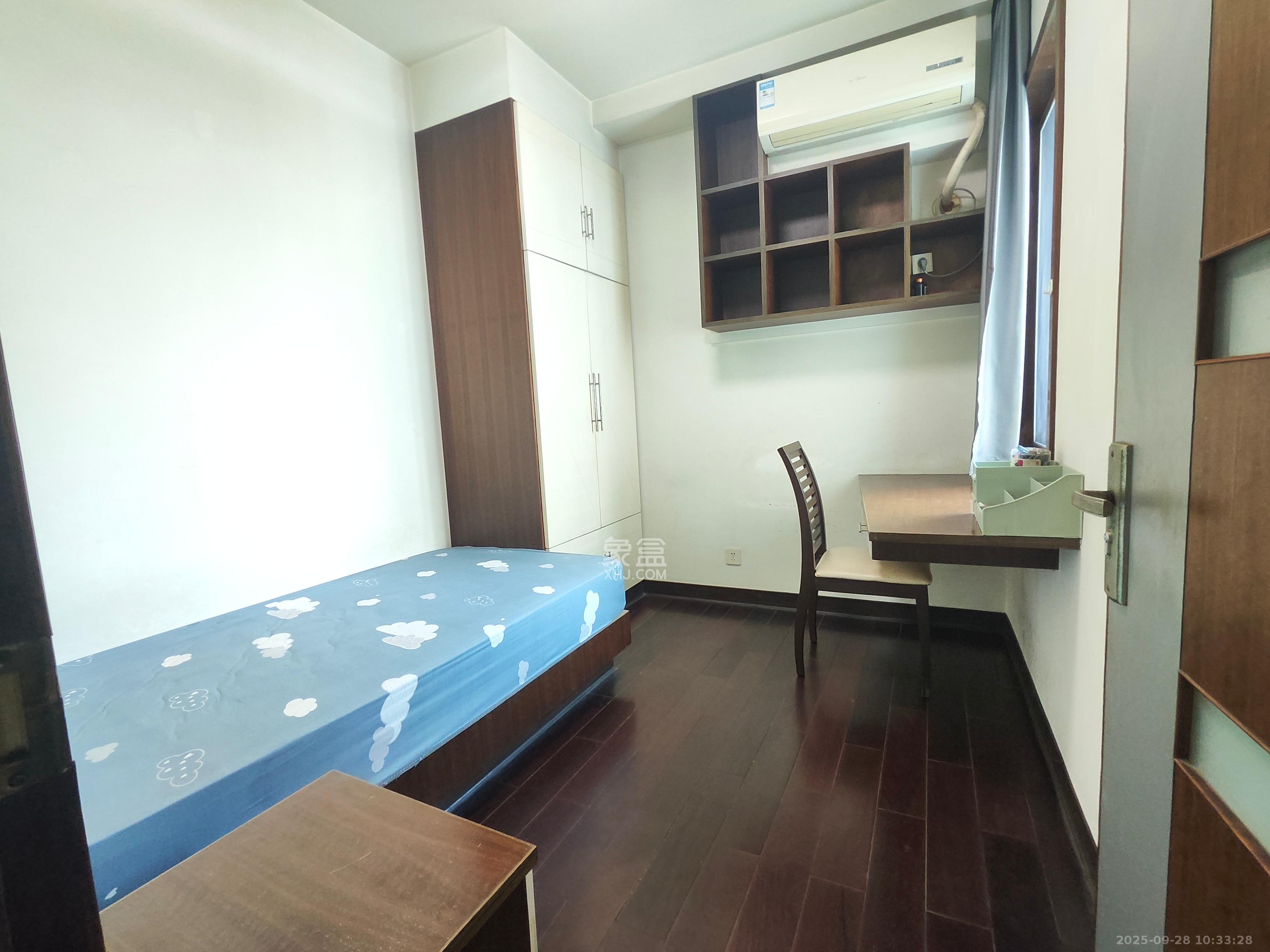 颐美园 4室1厅2卫 2900.0元/月 颐美园 4室1厅2卫 2900.0元/月室内图