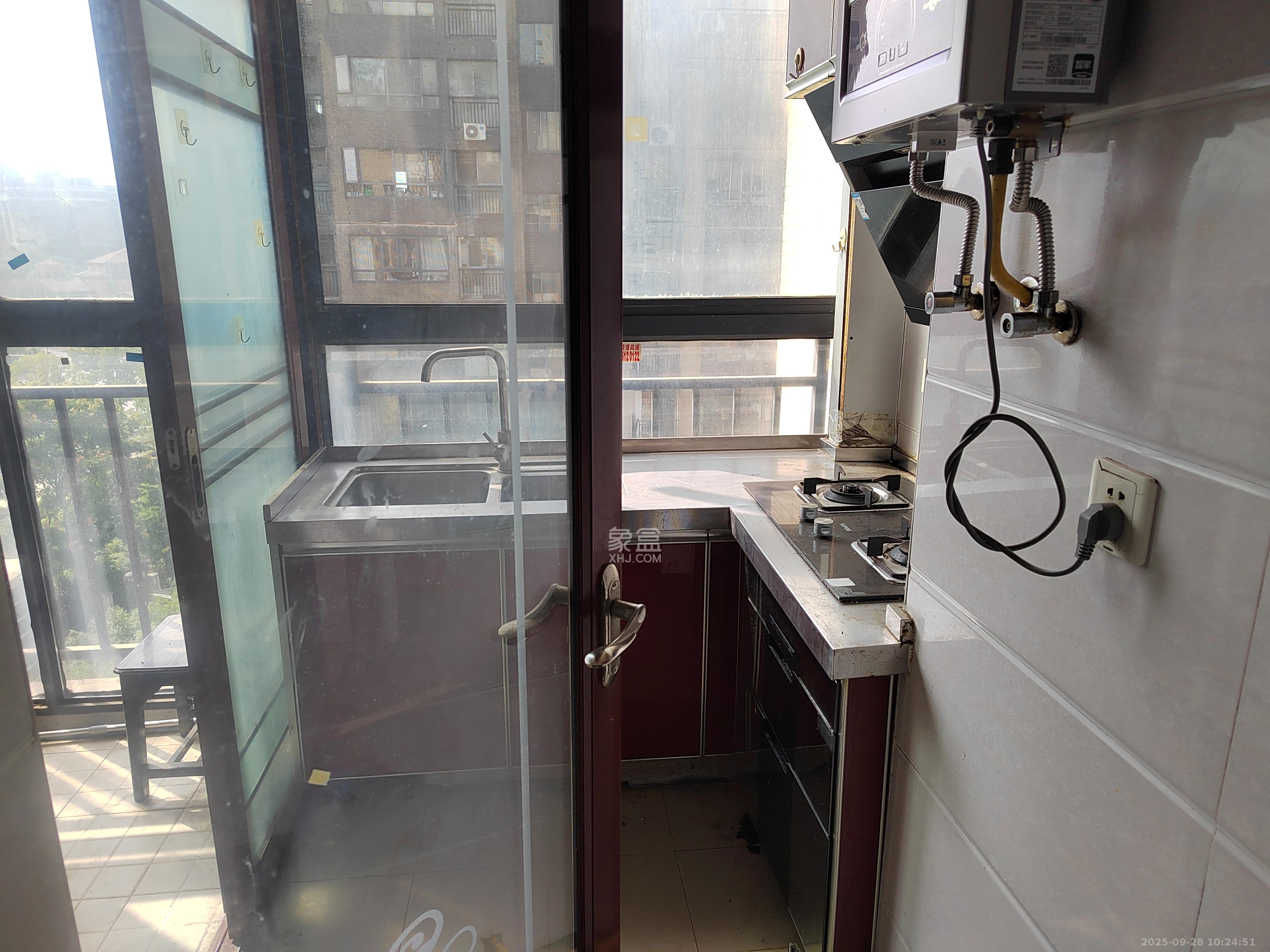 中信文化广场(中信新城二期) 2室1厅1卫 1500.0元/月 中信文化广场(中信新城二期) 2室1厅1卫 1500.0元/月室内图