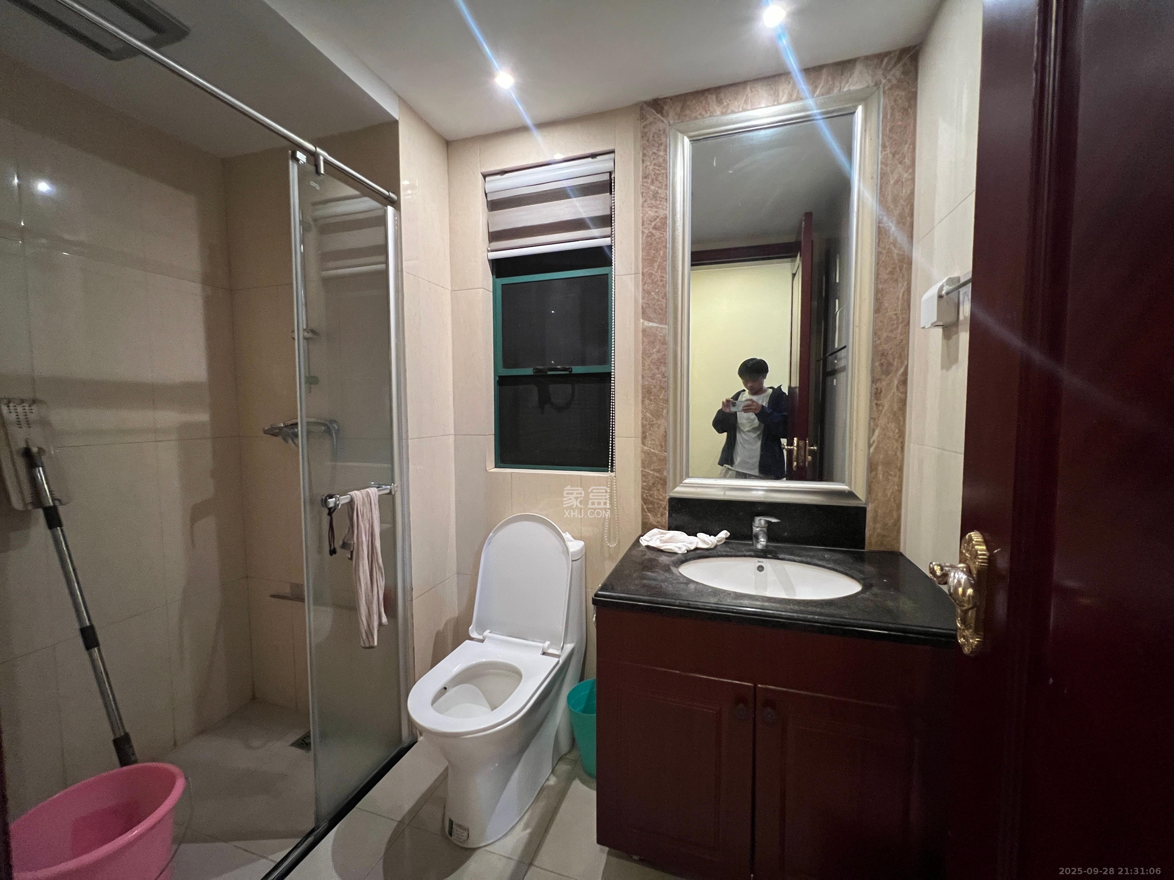 恒大雅苑 3室2厅2卫 2300.0元/月 恒大雅苑 3室2厅2卫 2300.0元/月室内图