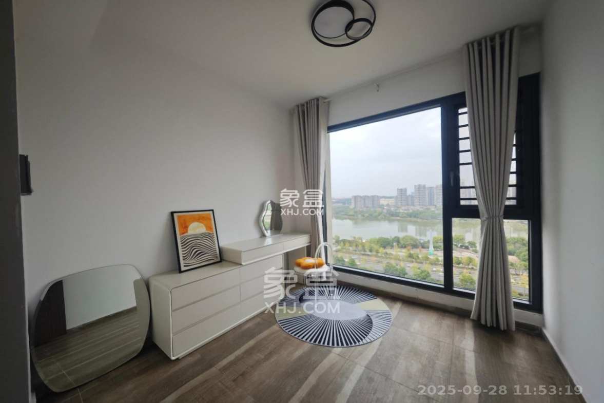 绿地V岛 4室2厅2卫 4300.00元/月 绿地V岛 4室2厅2卫 4300.00元/月室内图