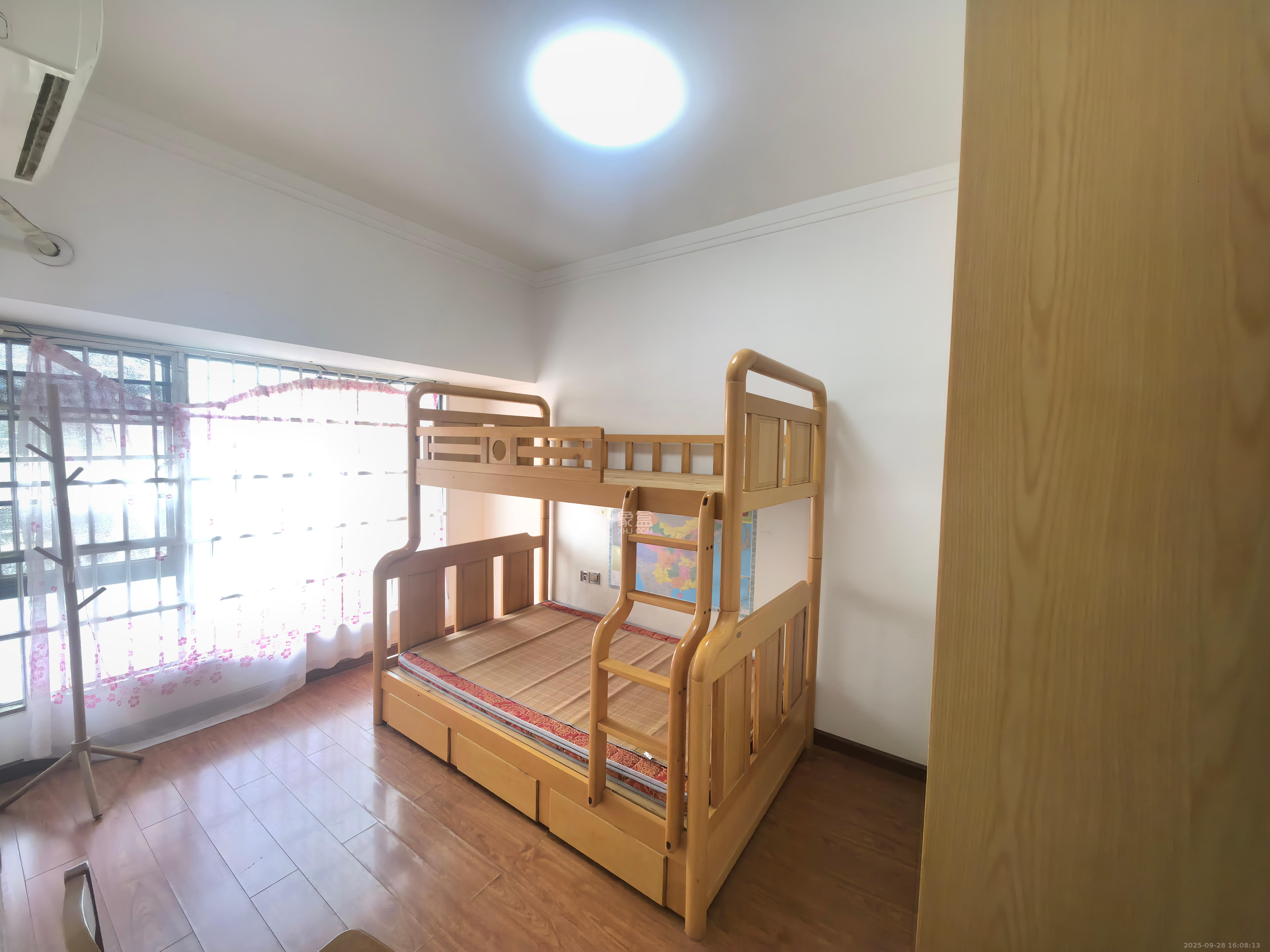 幸福里润城(幸福里二期) 3室2厅2卫 2000.00元/月 幸福里润城(幸福里二期) 3室2厅2卫 2000.00元/月室内图