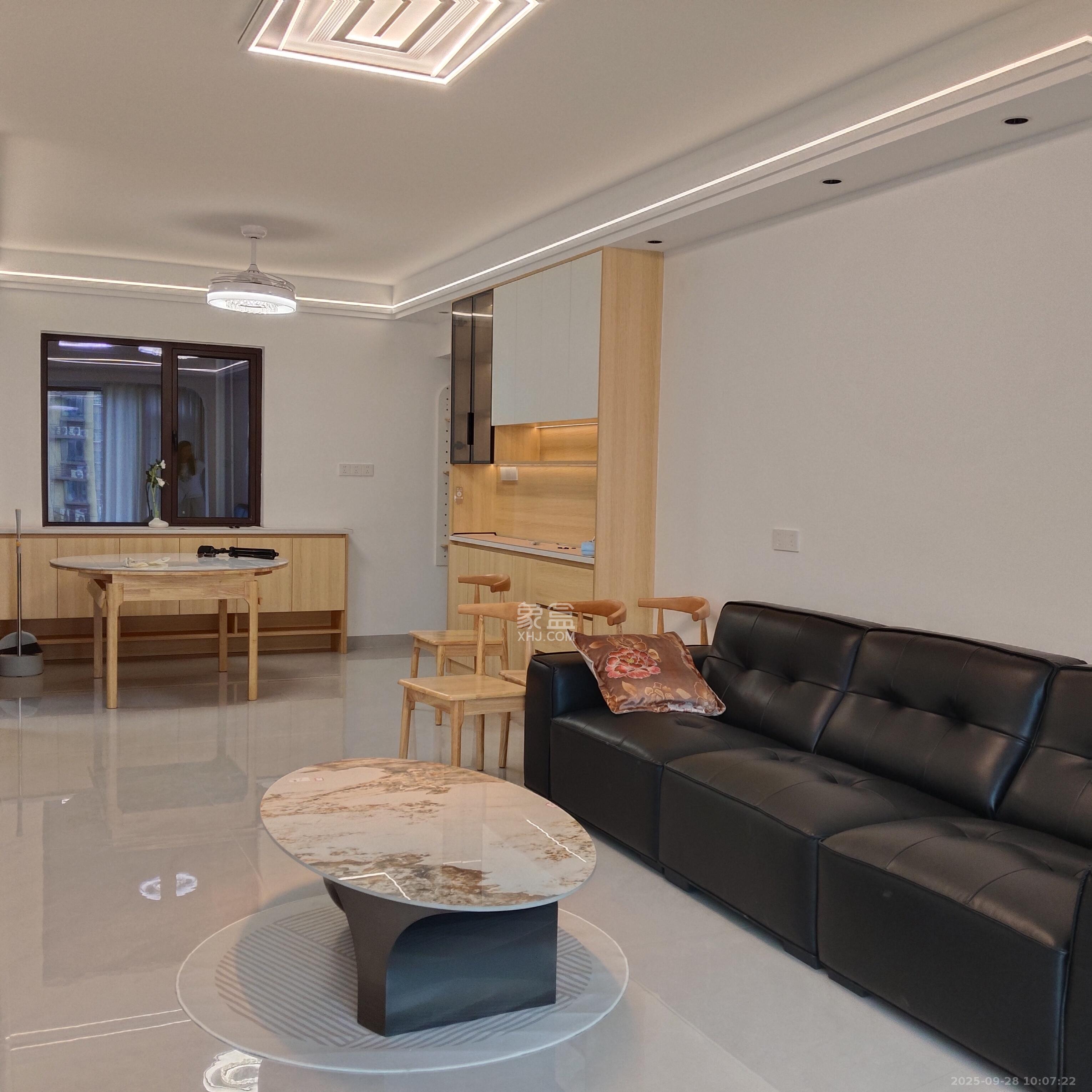 和润园三期 3室2厅2卫 3200.0元/月 和润园三期 3室2厅2卫 3200.0元/月室内图