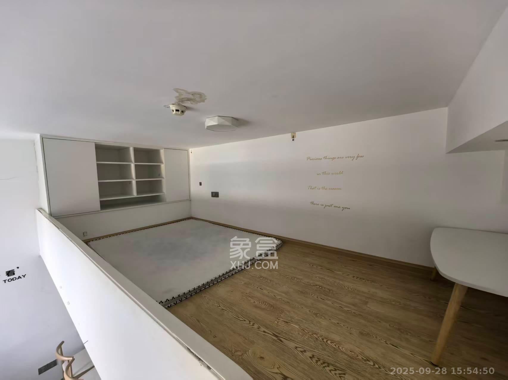 新世界广场 1室1厅1卫 1600.0元/月 新世界广场 1室1厅1卫 1600.0元/月室内图