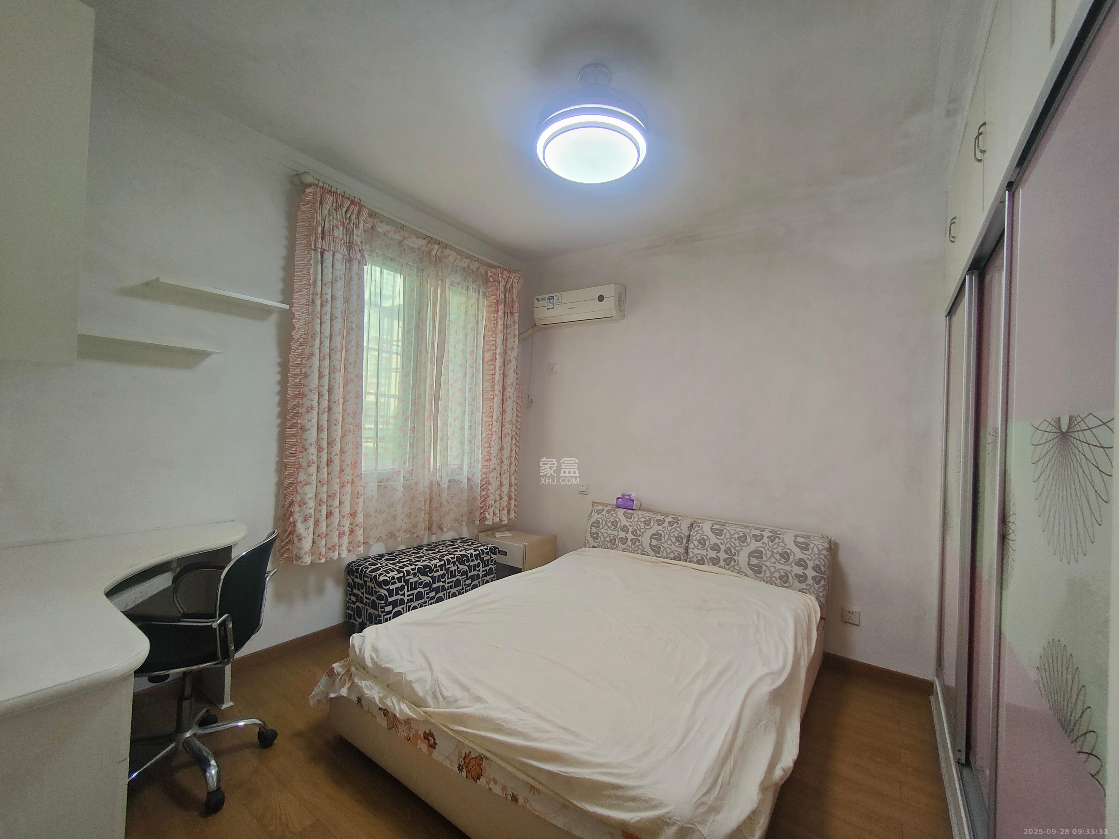 西城公寓 4室2厅2卫 2400.0元/月 西城公寓 4室2厅2卫 2400.0元/月室内图