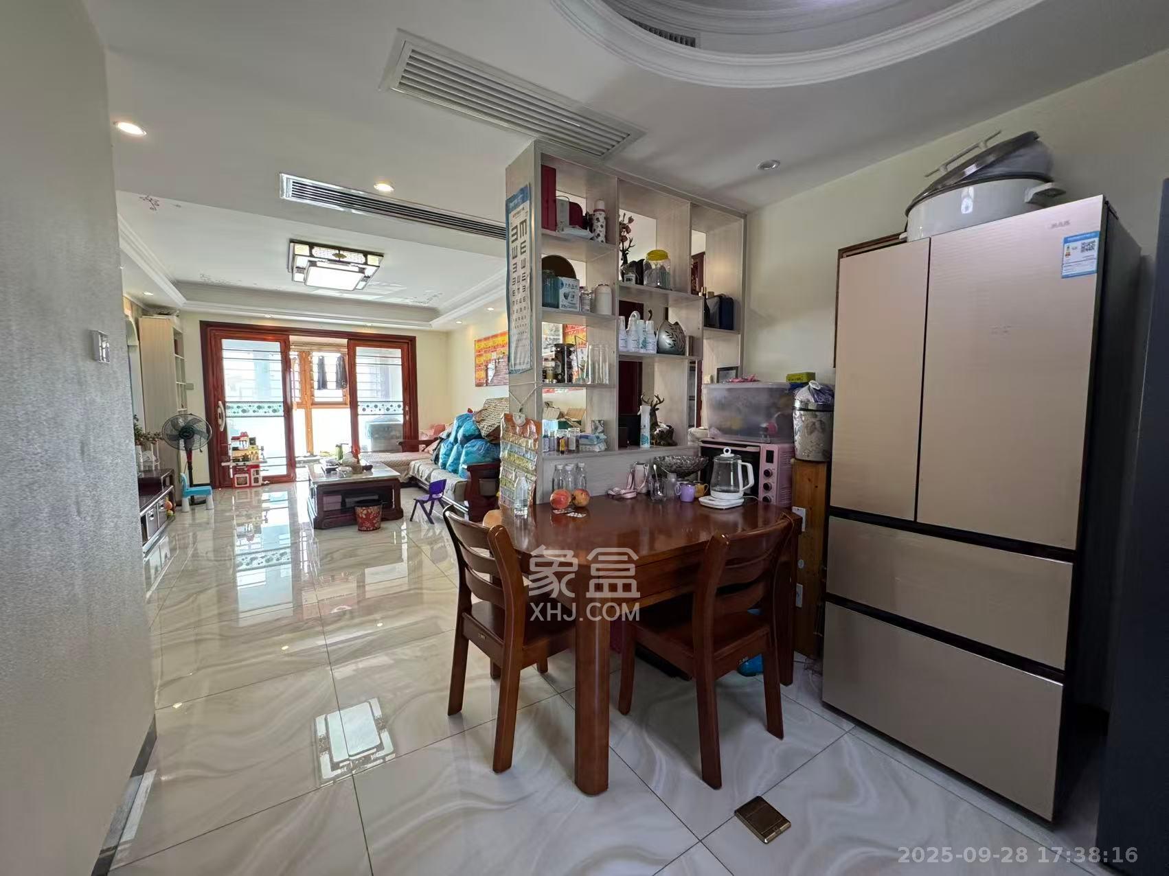 中海梅溪湖壹号 3室2厅2卫 3500.0元/月 中海梅溪湖壹号 3室2厅2卫 3500.0元/月室内图