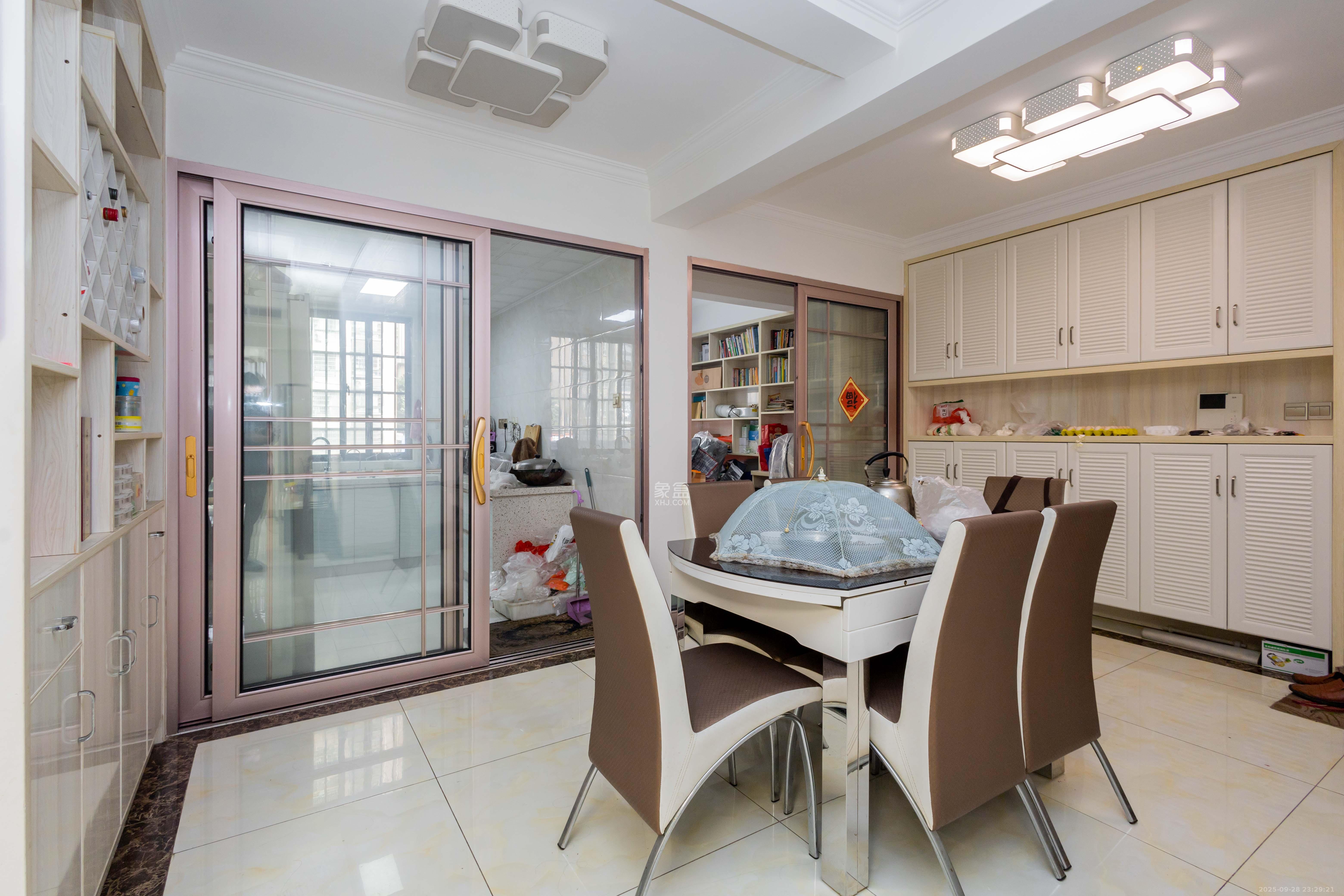 海德公园 4室2厅2卫 83.8万 海德公园 4室2厅2卫 83.8万客厅