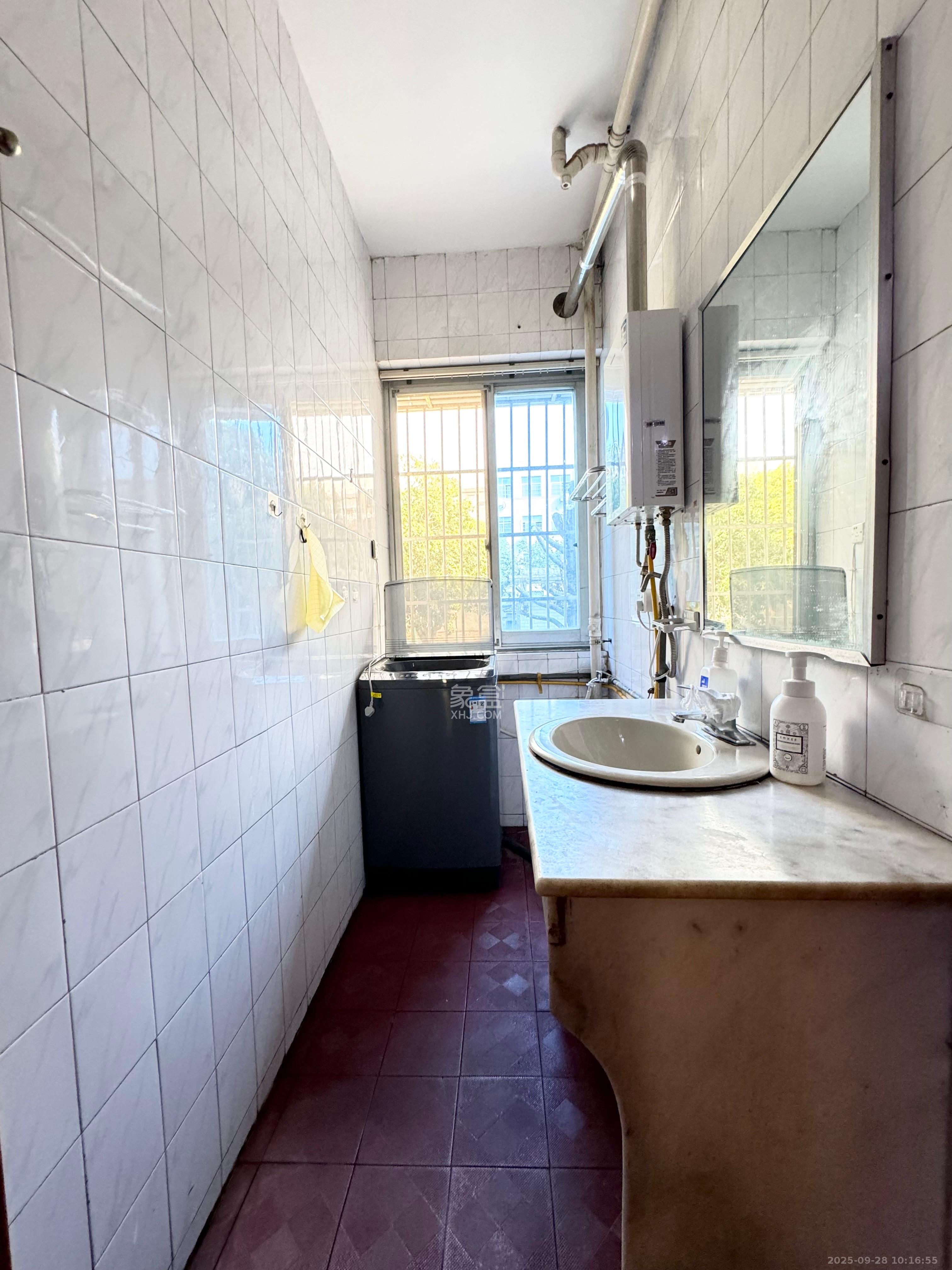 长沙县粮食局宿舍  3室2厅2卫    1700.0元/月室内图