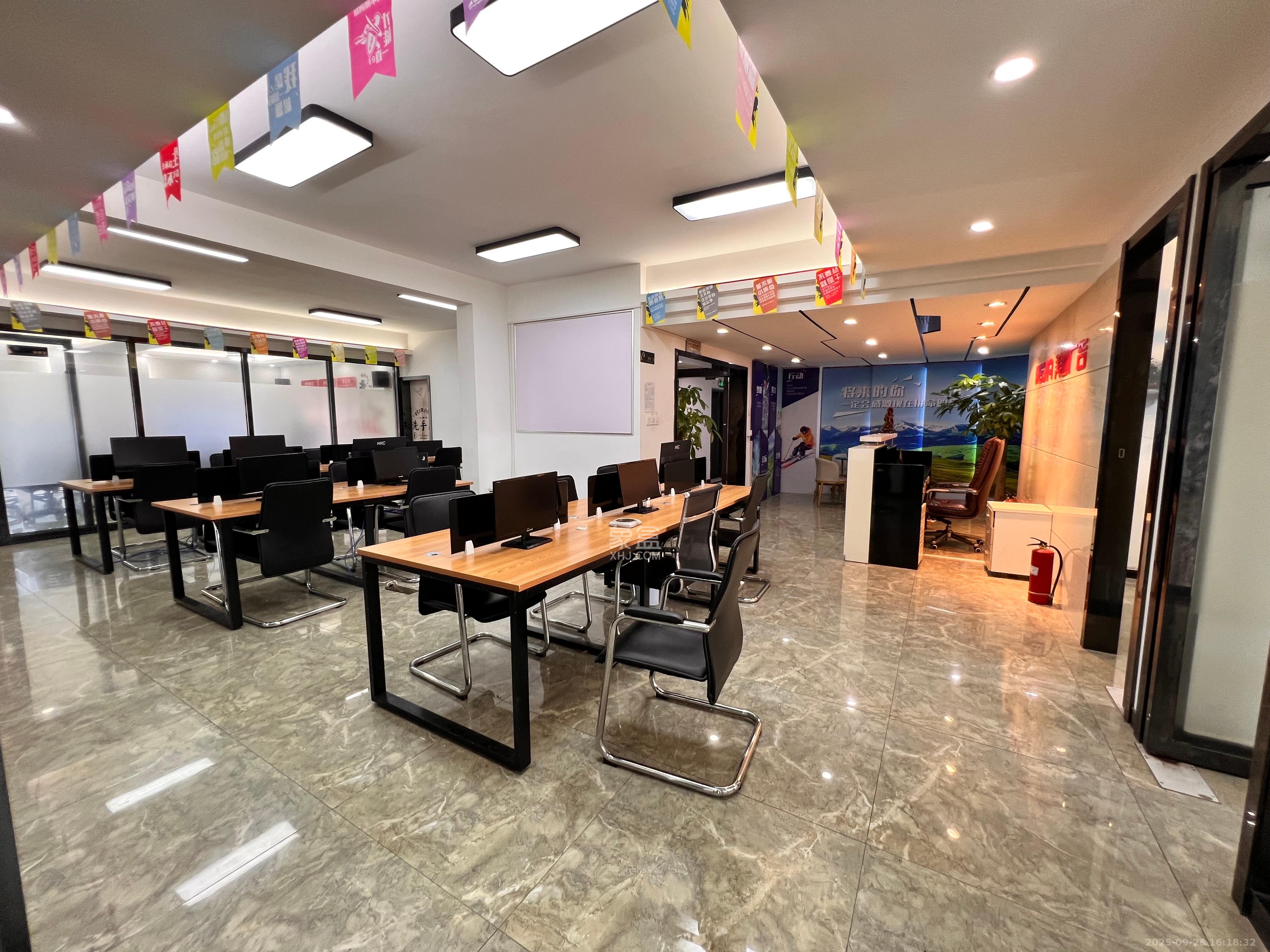 建安新商汇  4室1厅1卫    11000.0元/月室内图