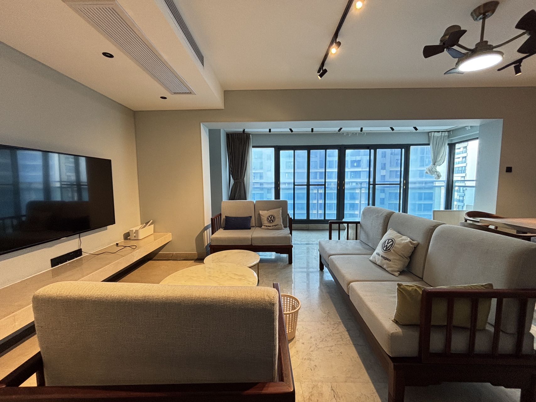 保利中央海岸一二期 3室2厅2卫 4500.0元/月 保利中央海岸一二期 3室2厅2卫 4500.0元/月室内图