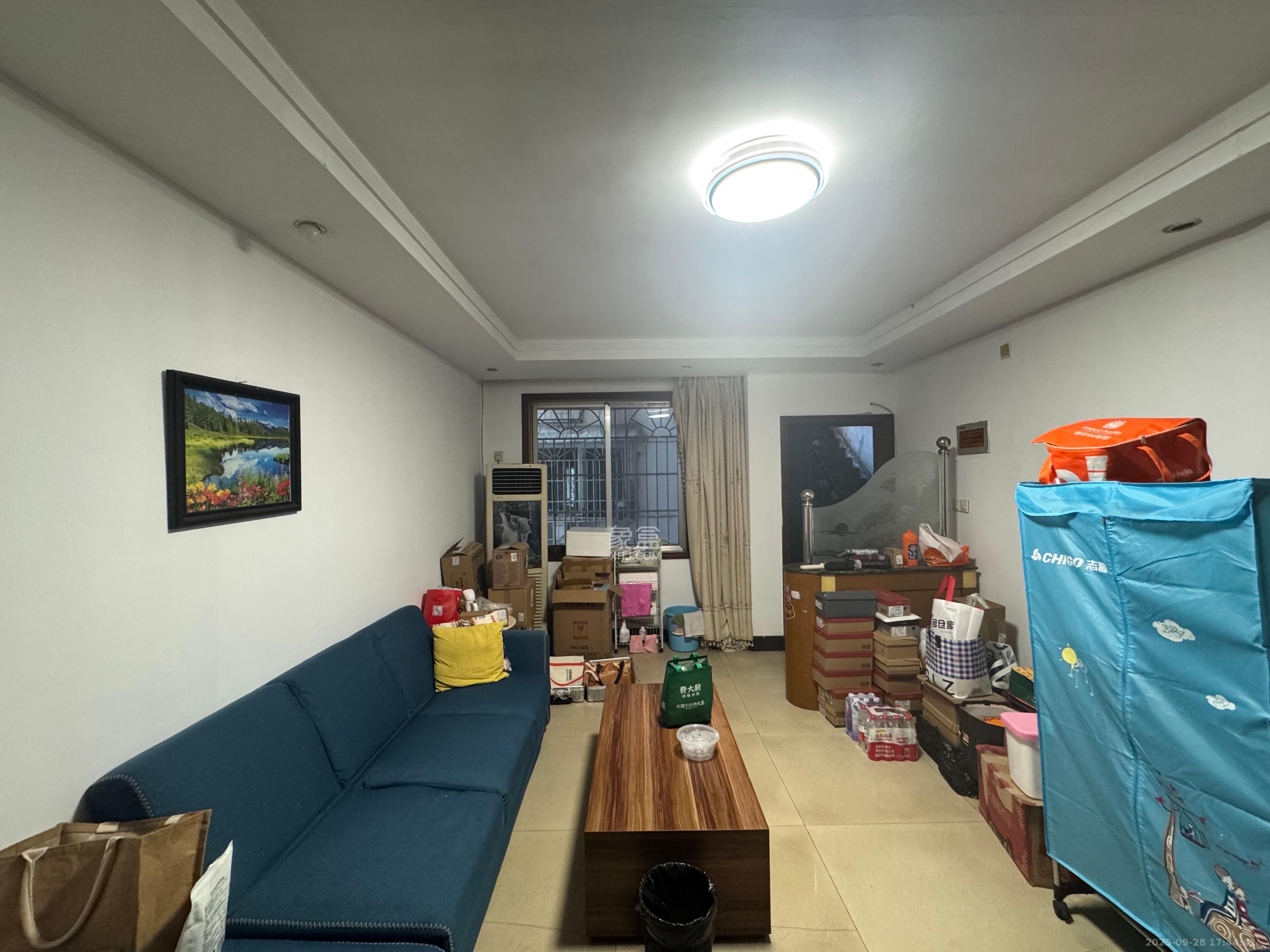 金泰小区 1室2厅1卫 2000.0元/月 金泰小区 1室2厅1卫 2000.0元/月室内图