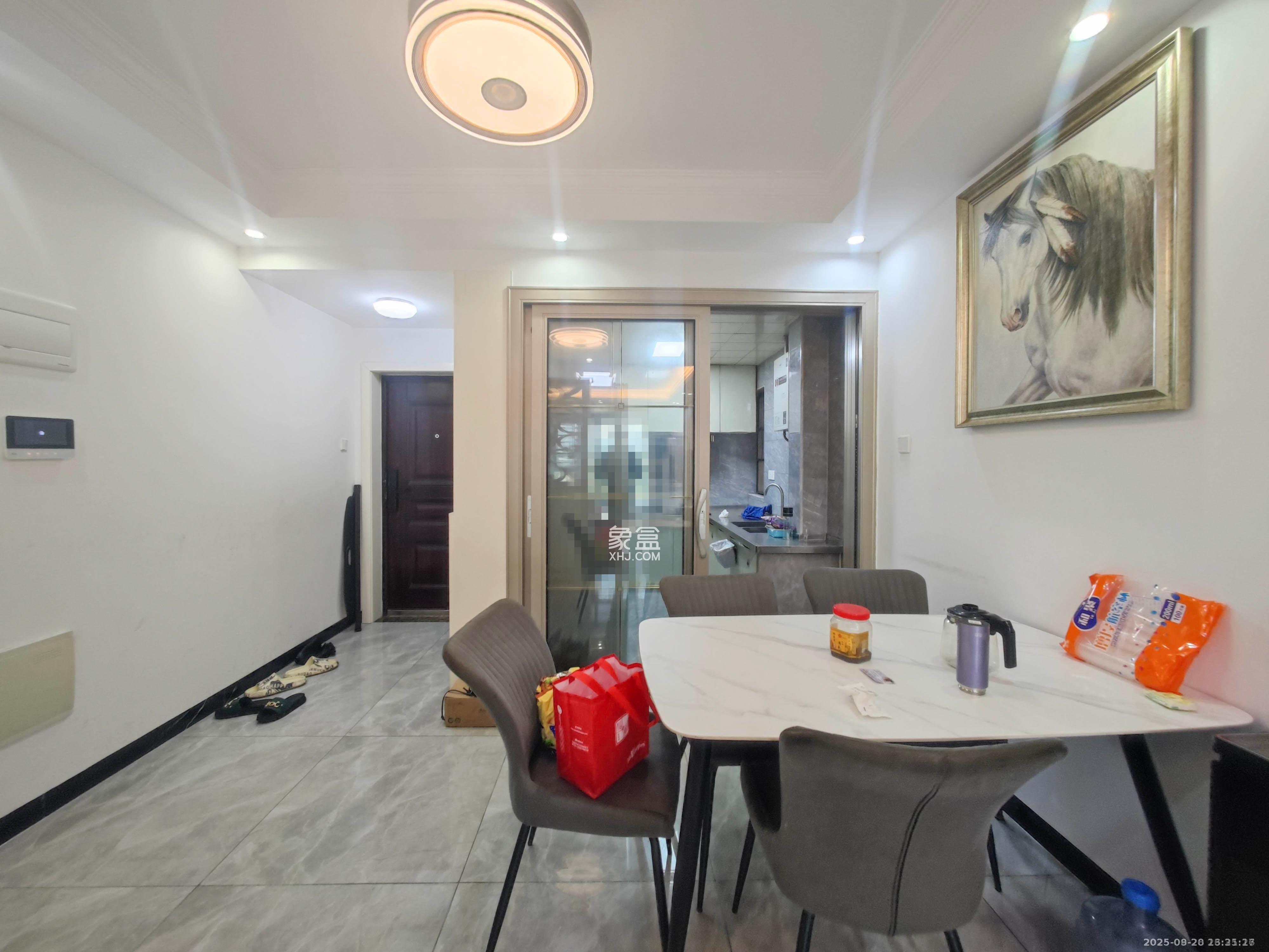 中建嘉和城  3室2厅1卫    2200.0元/月室内图