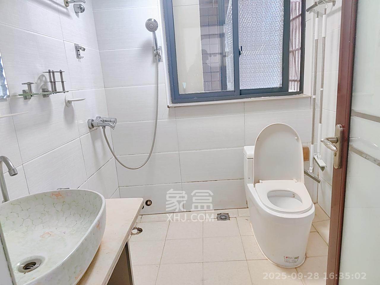 湘江世纪城悦江苑 3室2厅1卫 2300.0元/月 湘江世纪城悦江苑 3室2厅1卫 2300.0元/月室内图