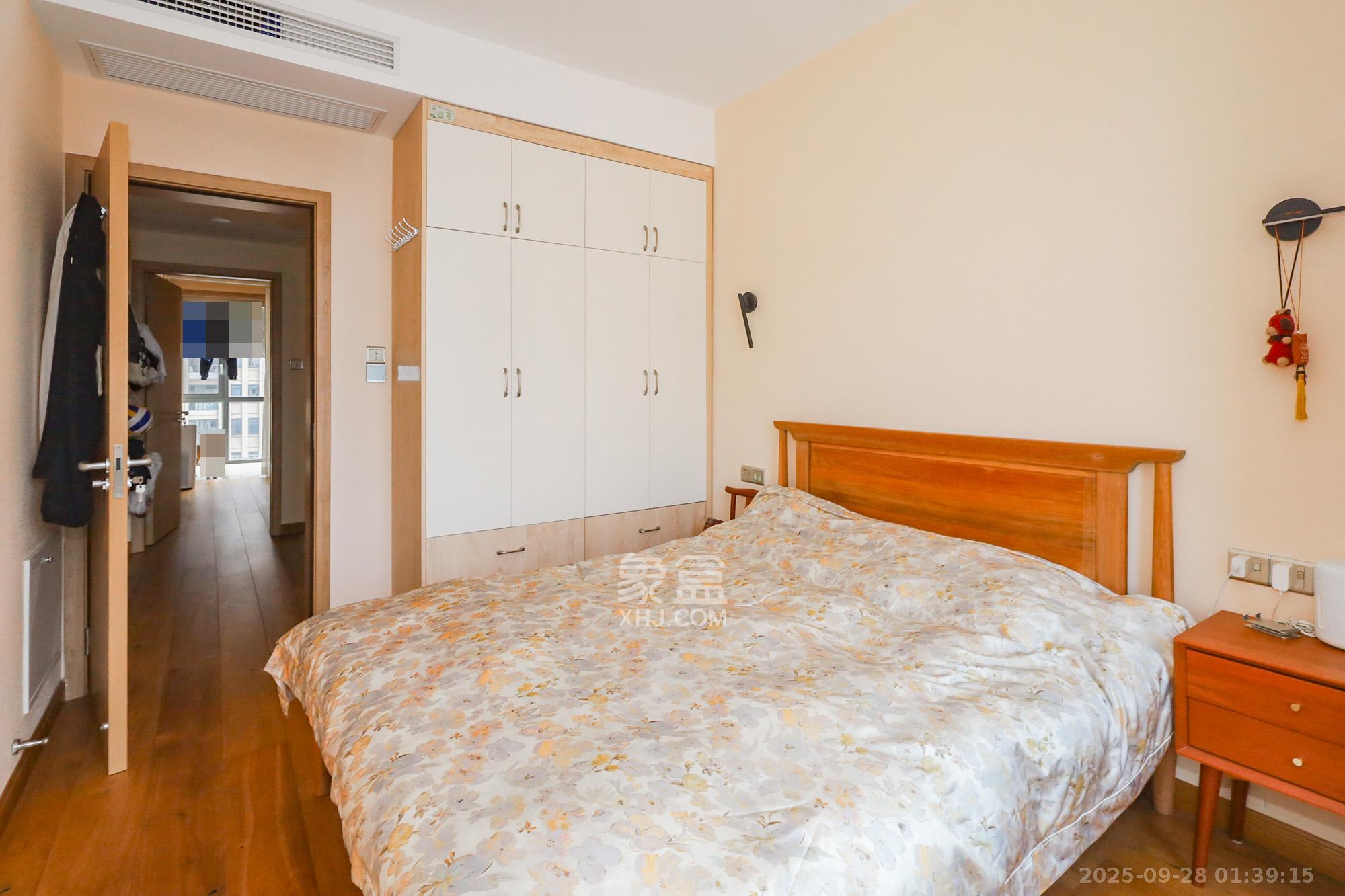 八方小区B区 3室2厅2卫 420.0万 八方小区B区 3室2厅2卫 420.0万卧室