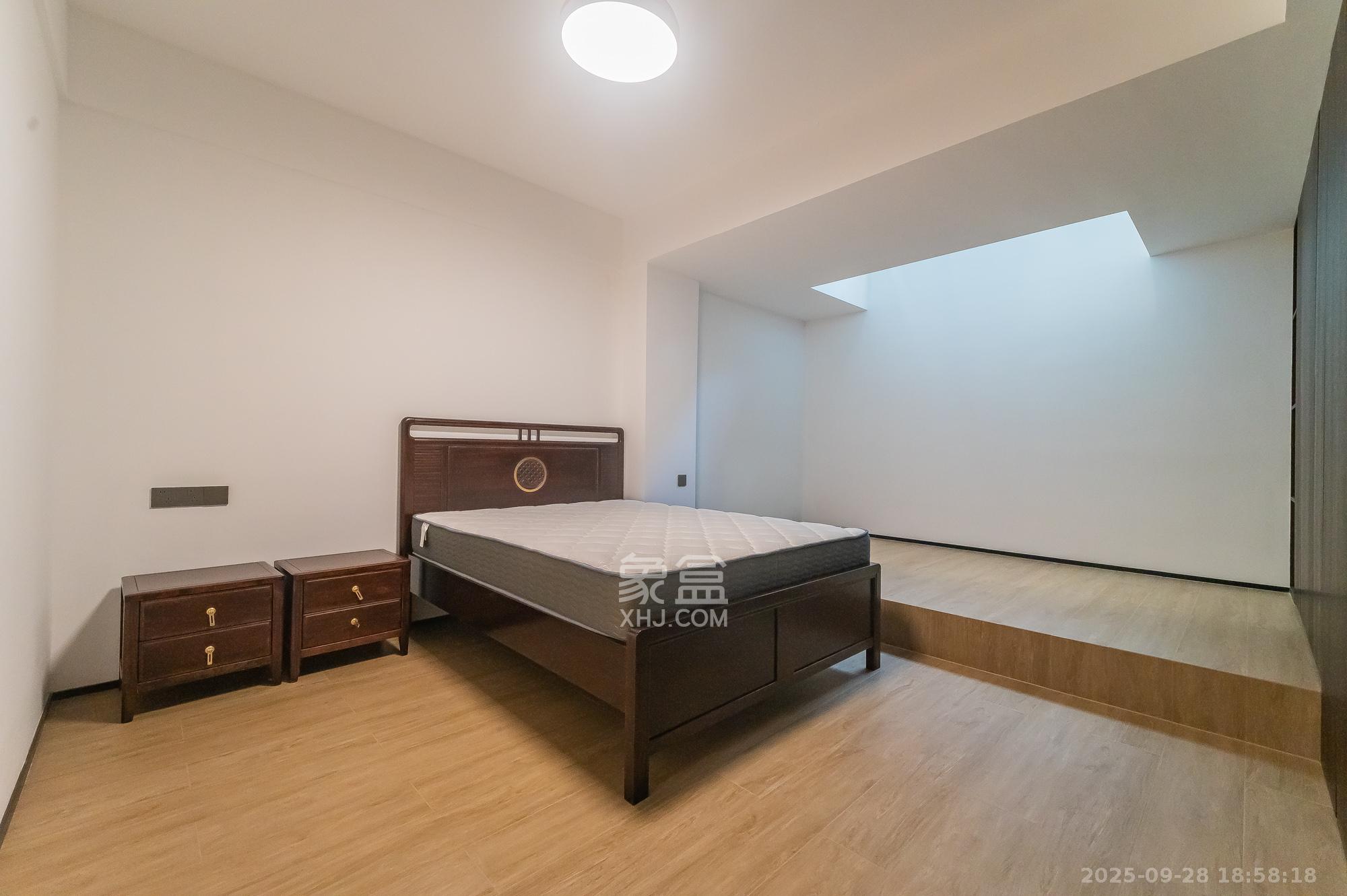 中交建发松雅院 5室2厅3卫 420.0万 中交建发松雅院 5室2厅3卫 420.0万卧室