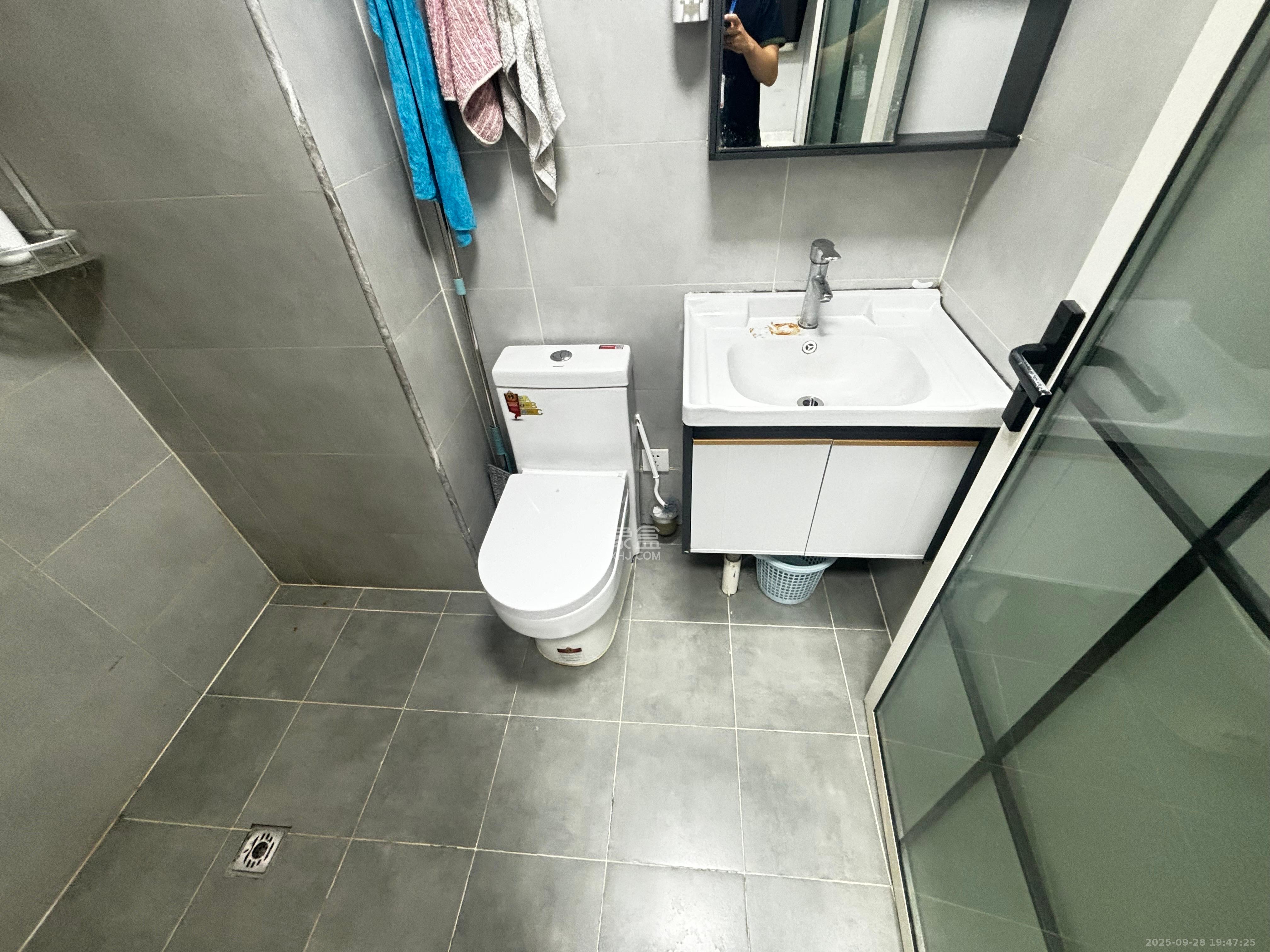 东盈商业广场(华泉城市广场) 1室0厅1卫 1500.0元/月 东盈商业广场(华泉城市广场) 1室0厅1卫 1500.0元/月室内图