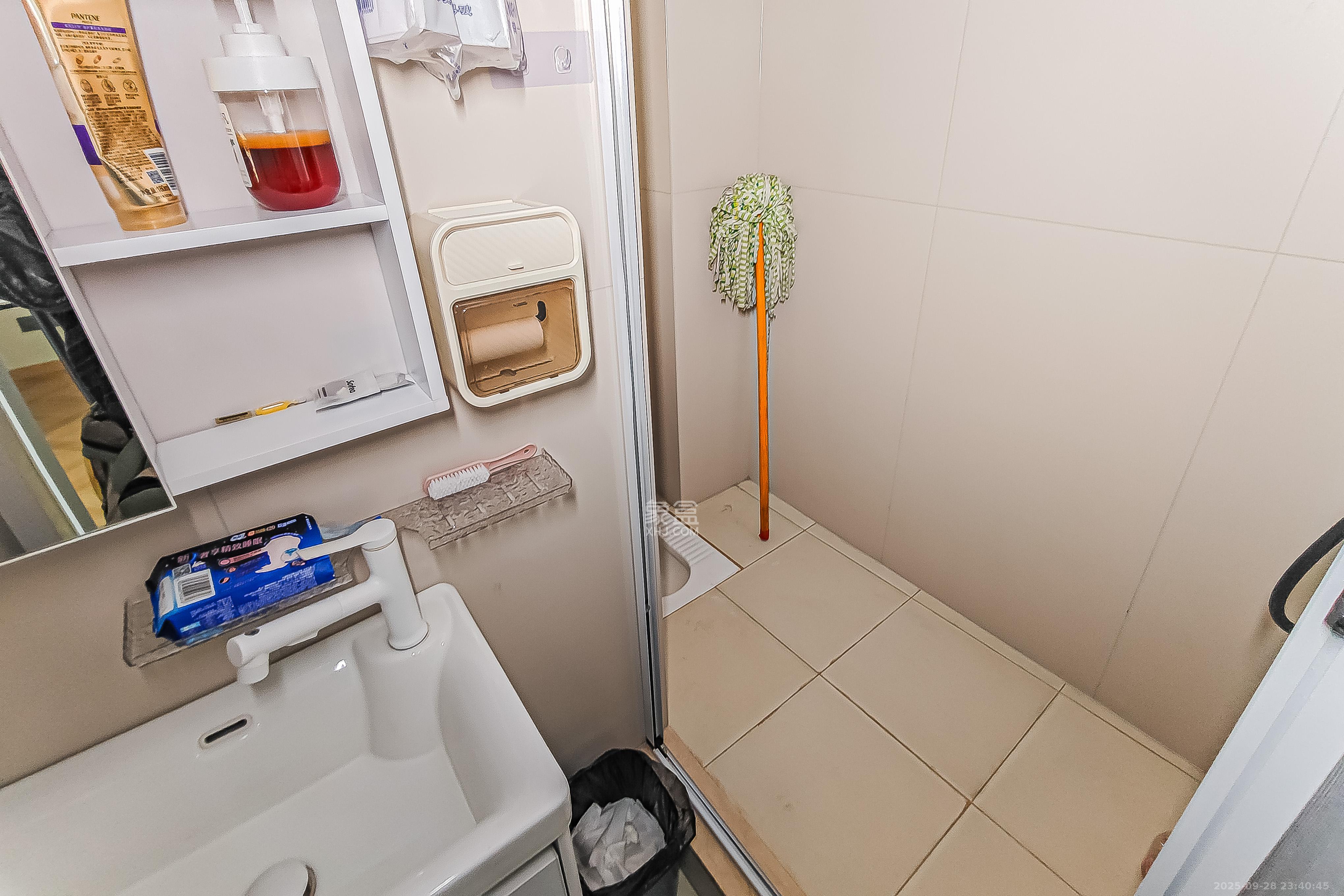 在水一方 4室2厅2卫 110.0万 在水一方 4室2厅2卫 110.0万卫生间