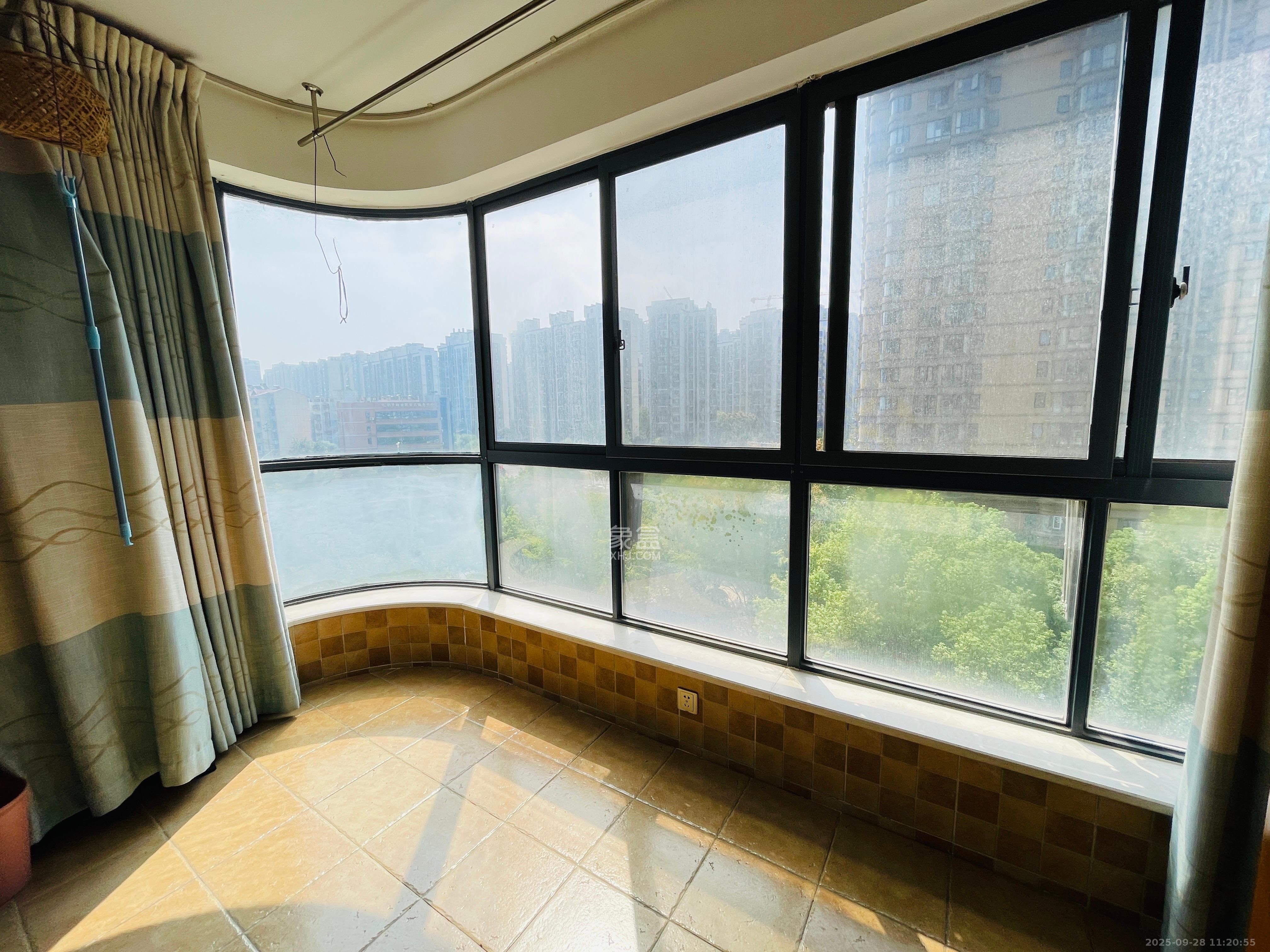 湘江雅颂居 2室2厅1卫 2200.0元/月 湘江雅颂居 2室2厅1卫 2200.0元/月室内图