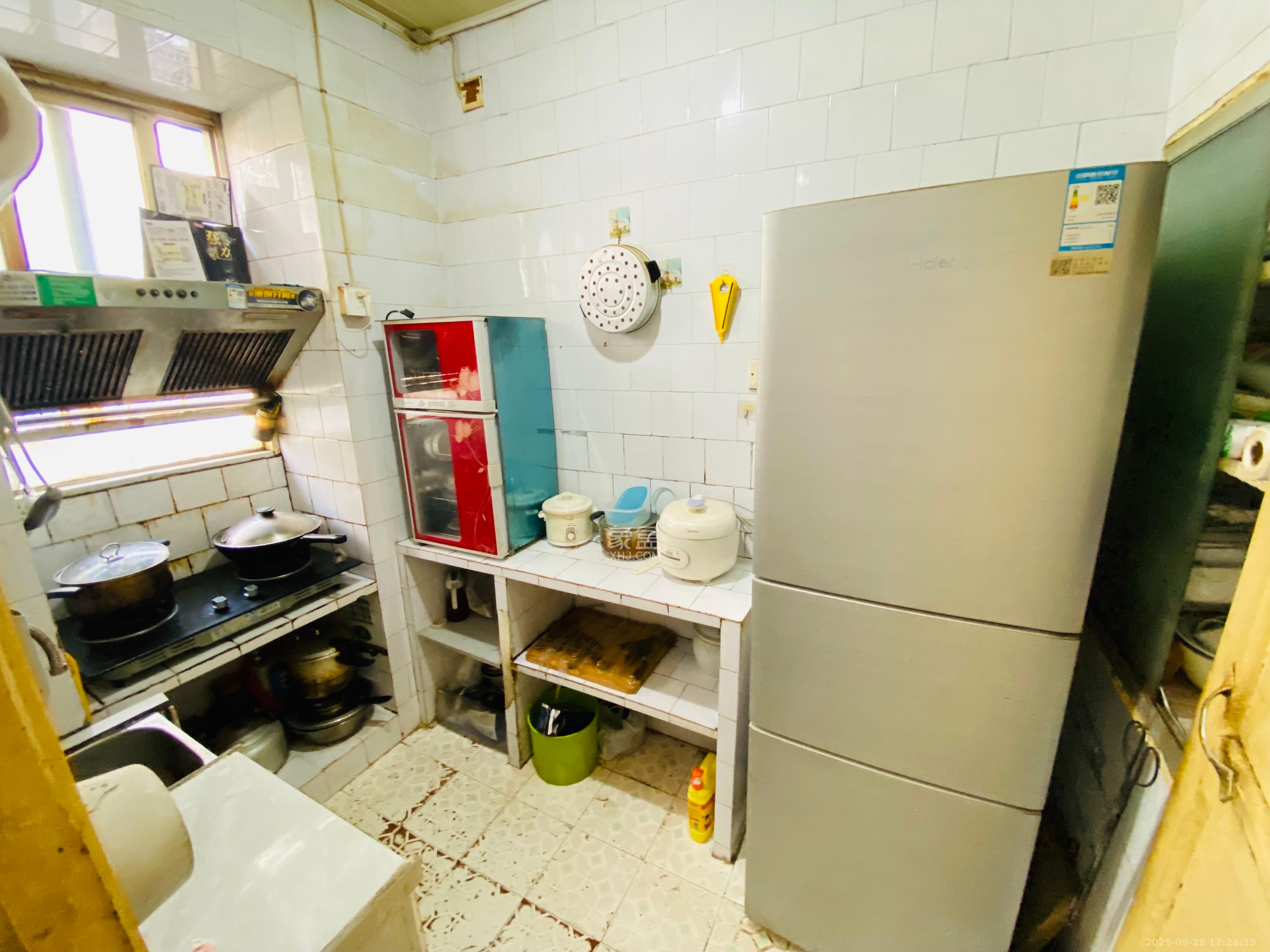 下碧湘街小区  2室1厅1卫   1800.00元/月室内图