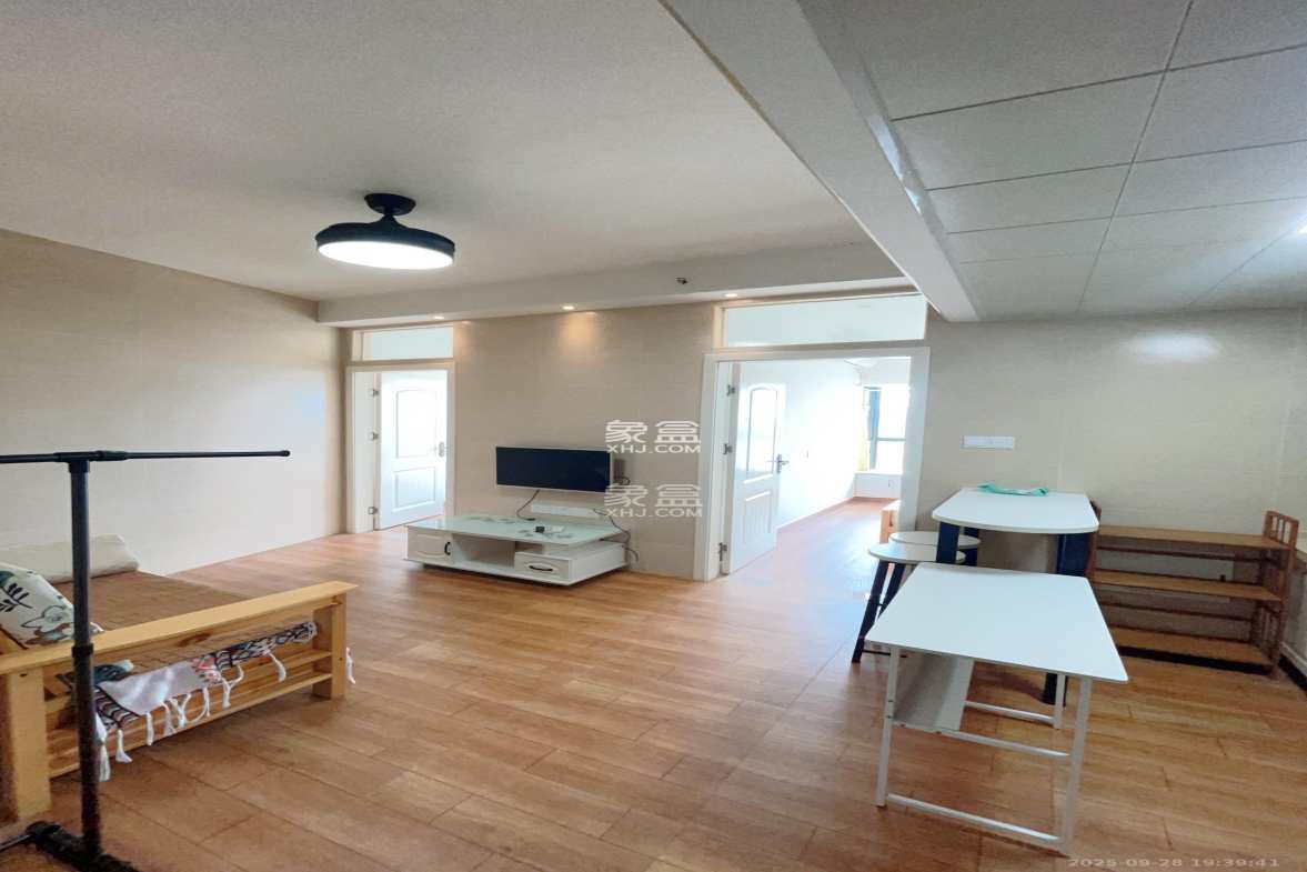 达美美立方  2室1厅1卫    2000.0元/月 达美美立方  2室1厅1卫    2000.0元/月室内图