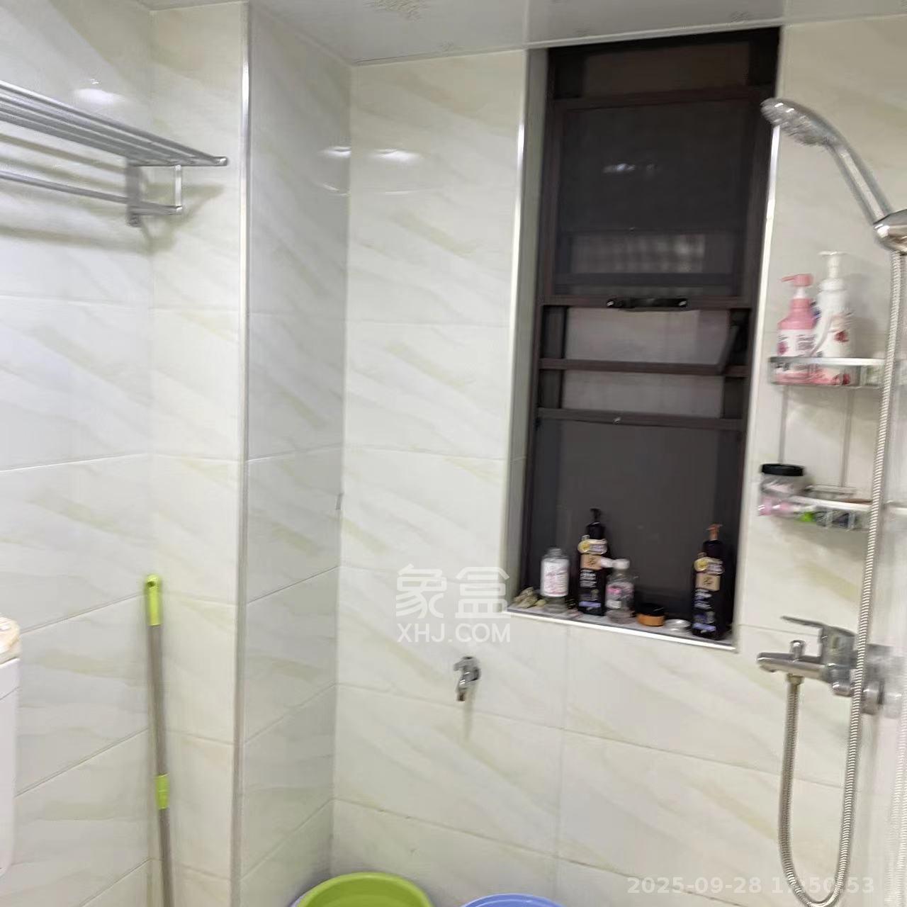 达美D6区  2室1厅1卫   2300.00元/月室内图