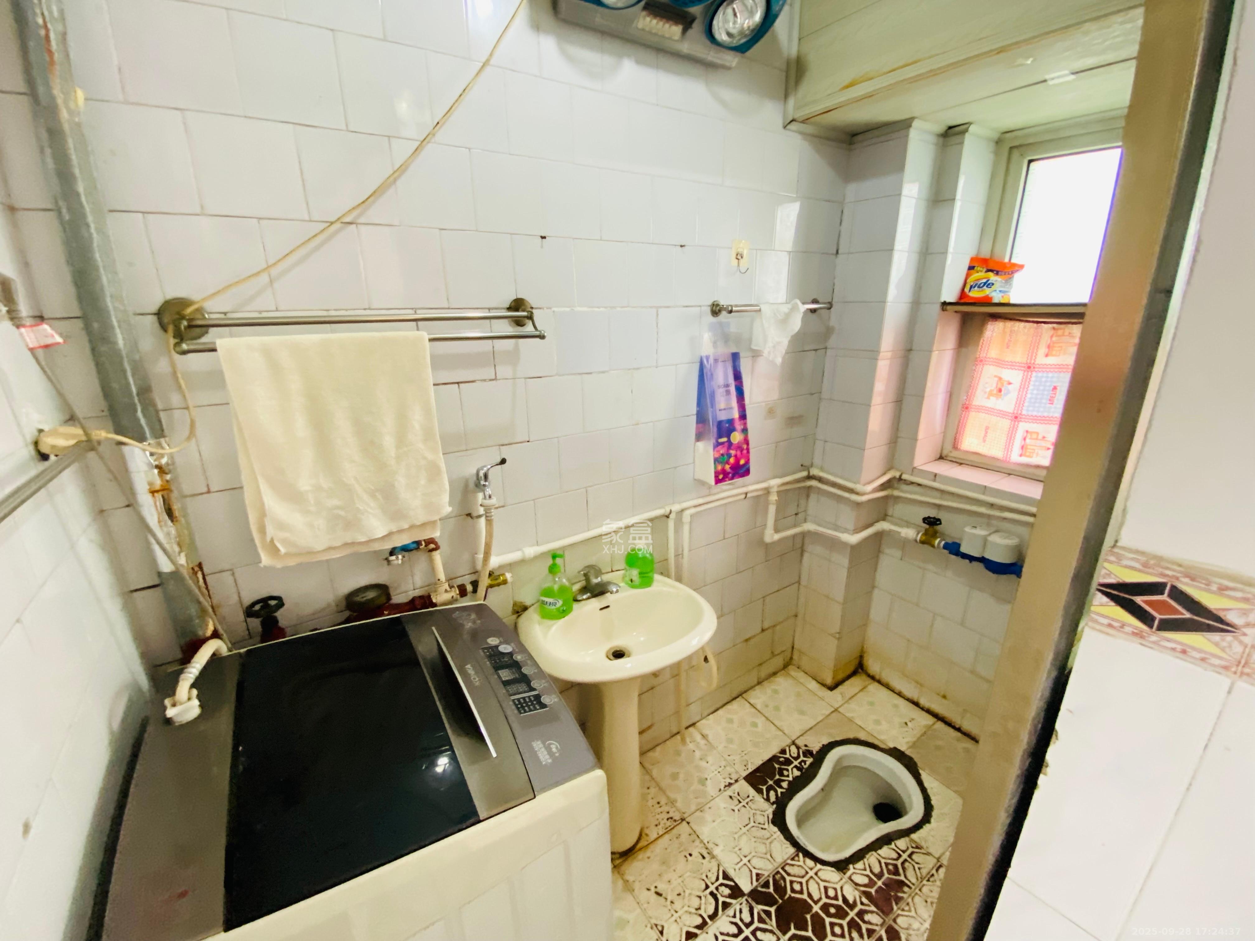 下碧湘街小区  2室1厅1卫   1800.00元/月室内图