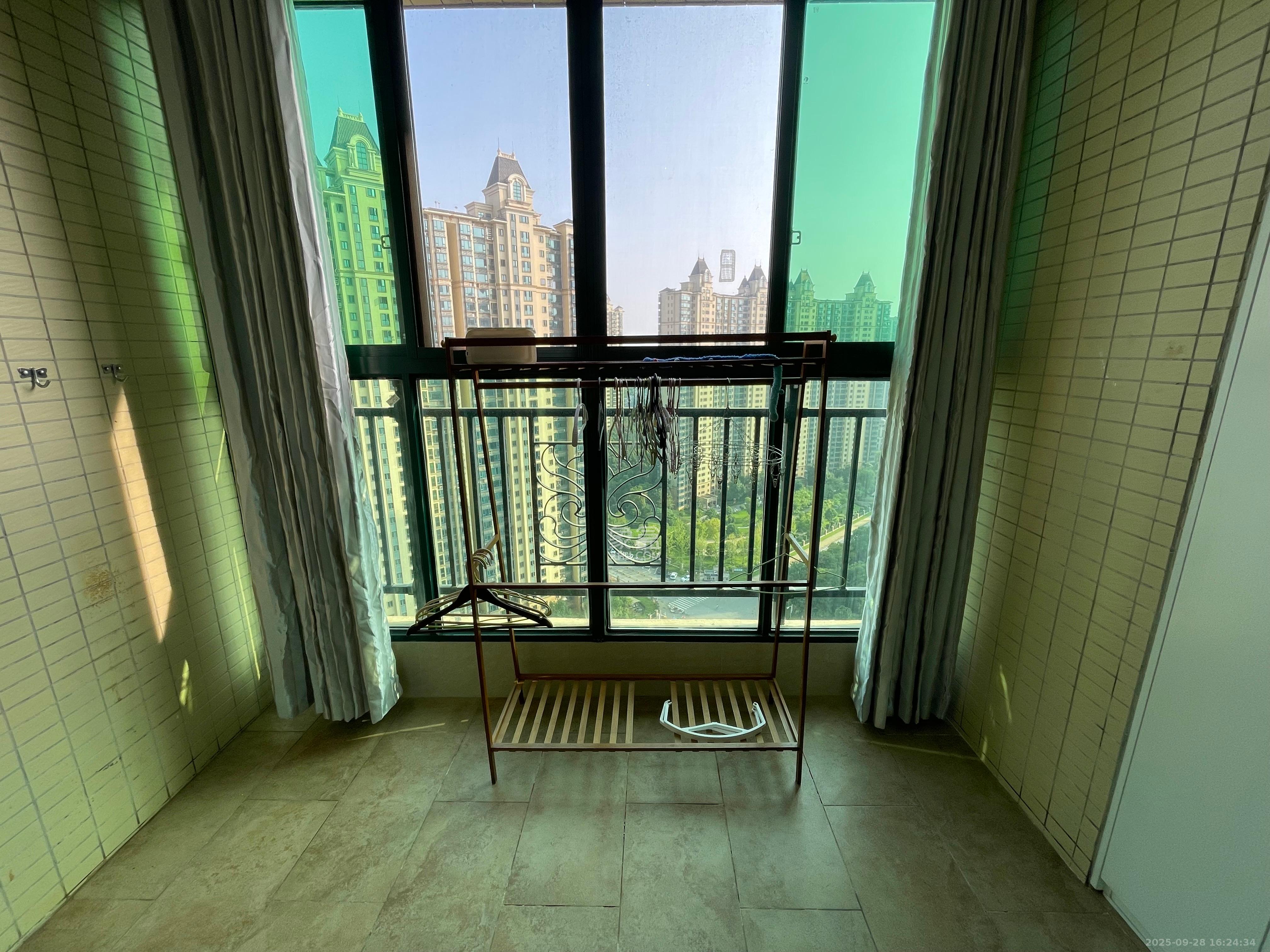 恒大雅苑  1室2厅2卫    2200.0元/月室内图