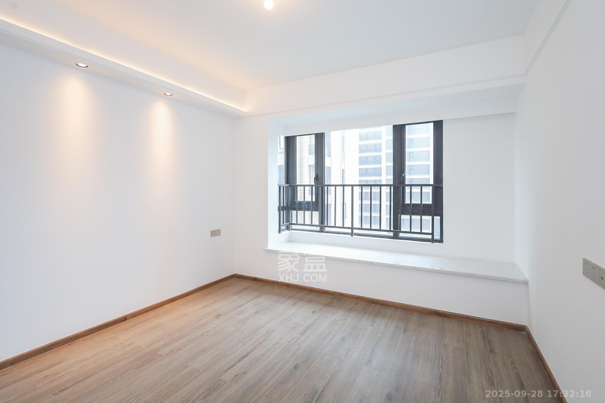 金茂建发泊悦 4室2厅2卫 228.0万 金茂建发泊悦 4室2厅2卫 228.0万卧室