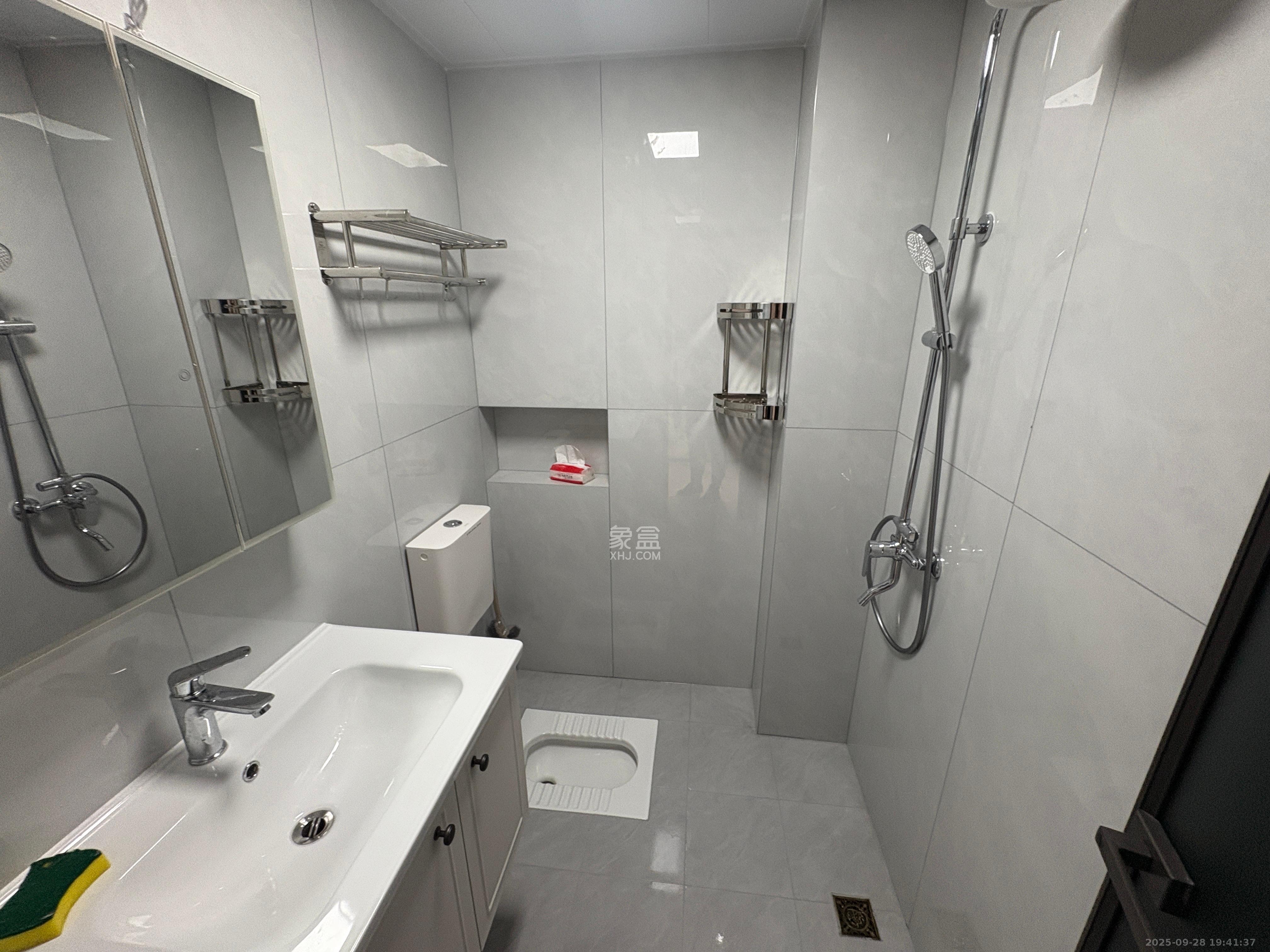 嘉雨兴园 1室1厅1卫 2200.00元/月 嘉雨兴园 1室1厅1卫 2200.00元/月室内图