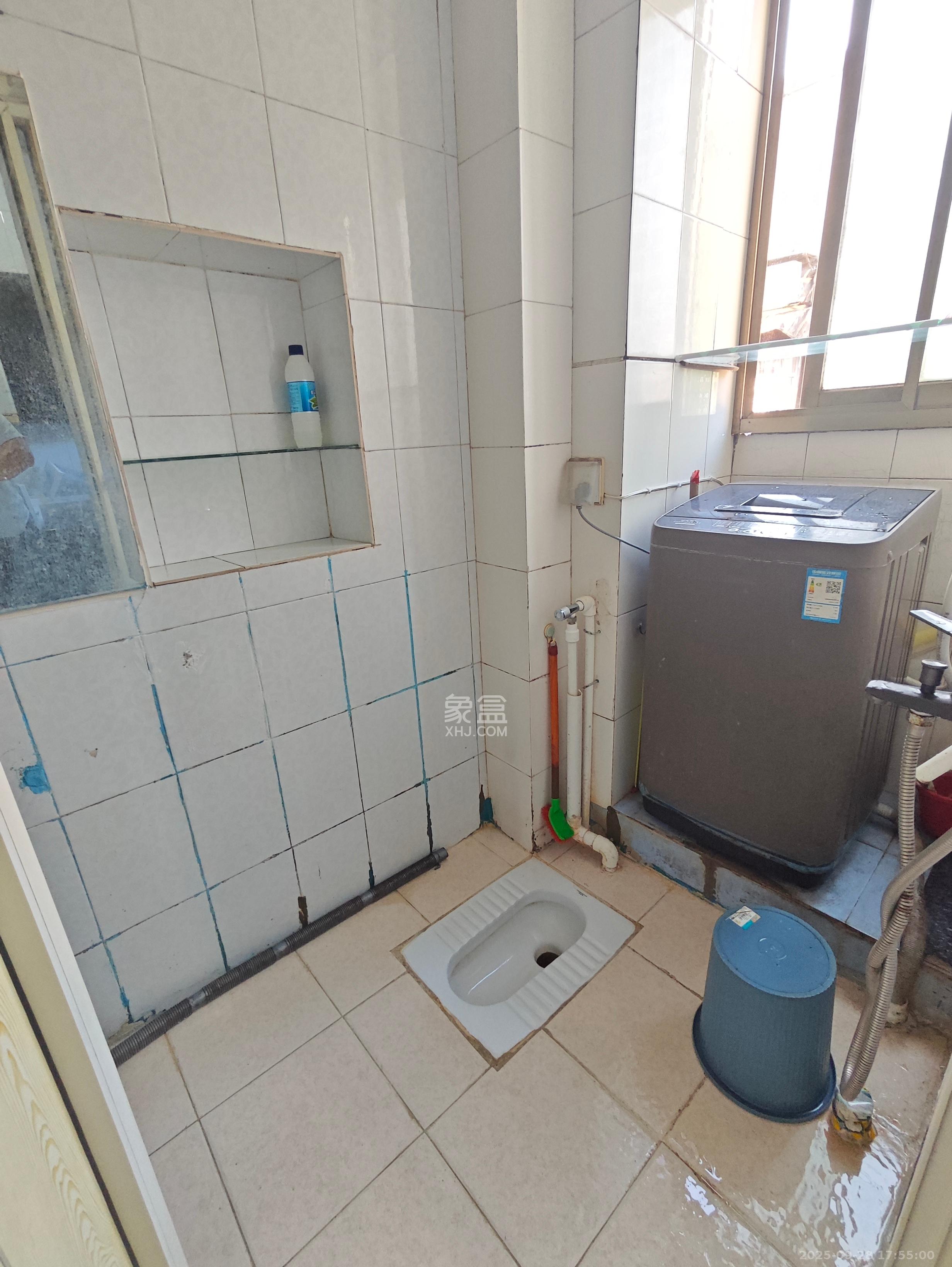 东瓜山三村(东电社区) 2室1厅1卫 1400.0元/月 东瓜山三村(东电社区) 2室1厅1卫 1400.0元/月室内图