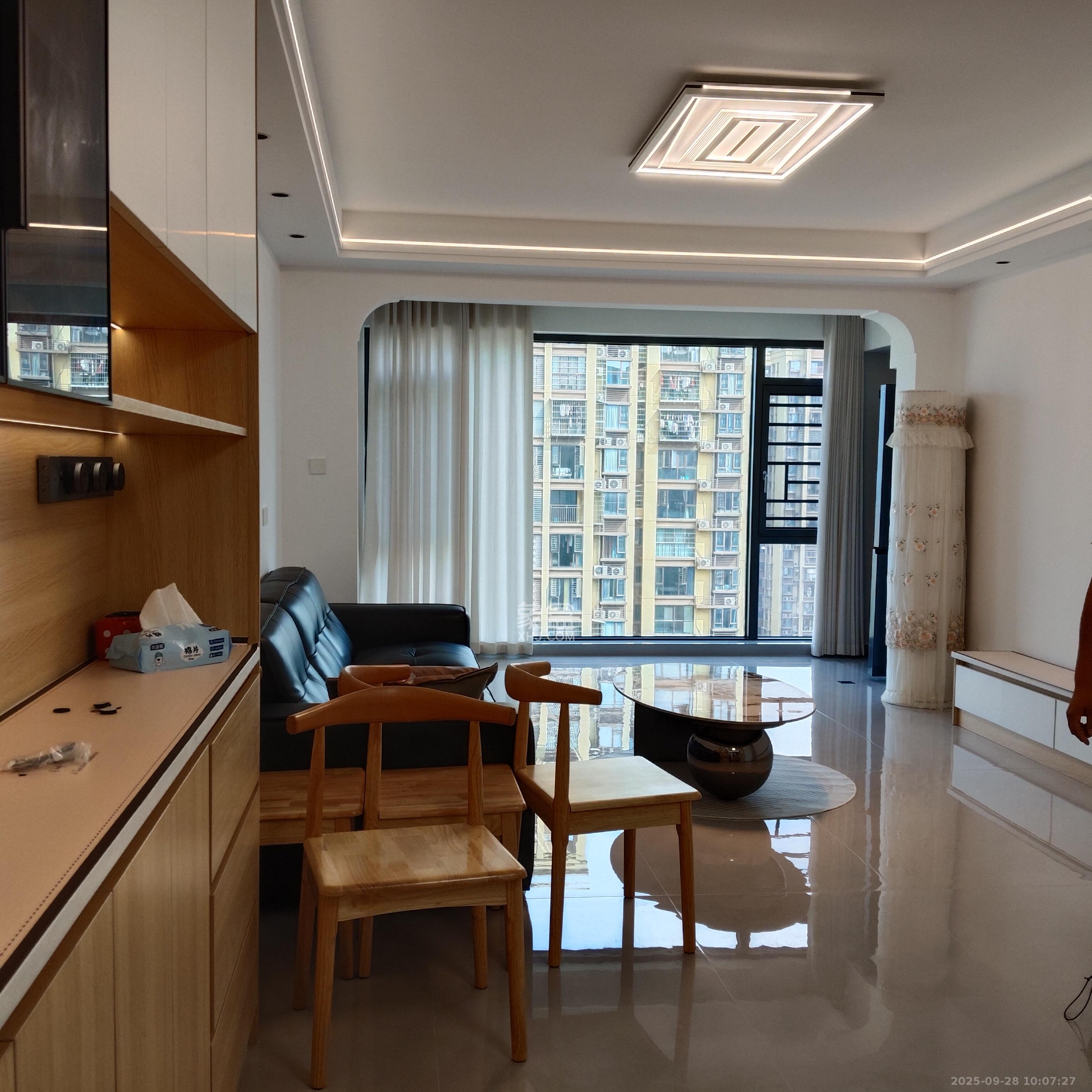 和润园三期 3室2厅2卫 3200.0元/月 和润园三期 3室2厅2卫 3200.0元/月室内图