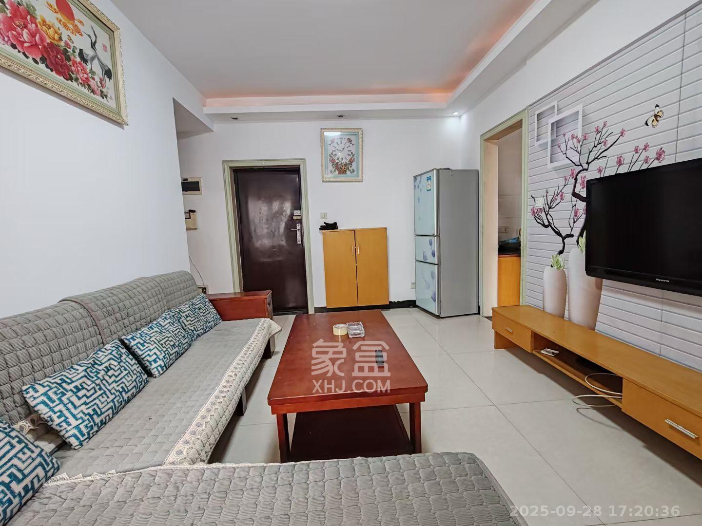 兰亭优壳(隽峰苑)  2室2厅1卫    1900.0元/月 兰亭优壳(隽峰苑)  2室2厅1卫    1900.0元/月