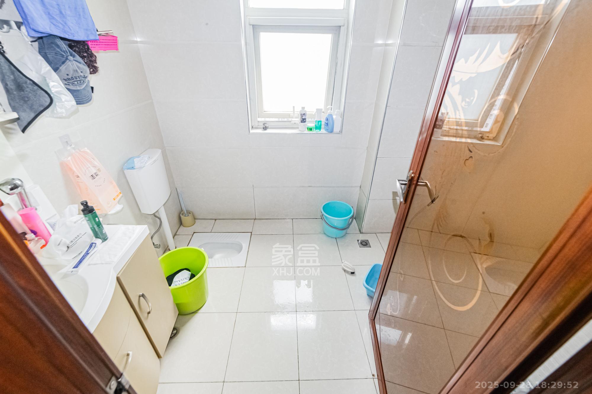 北辰三角洲D3区 5室2厅2卫 290.0万 北辰三角洲D3区 5室2厅2卫 290.0万卫生间