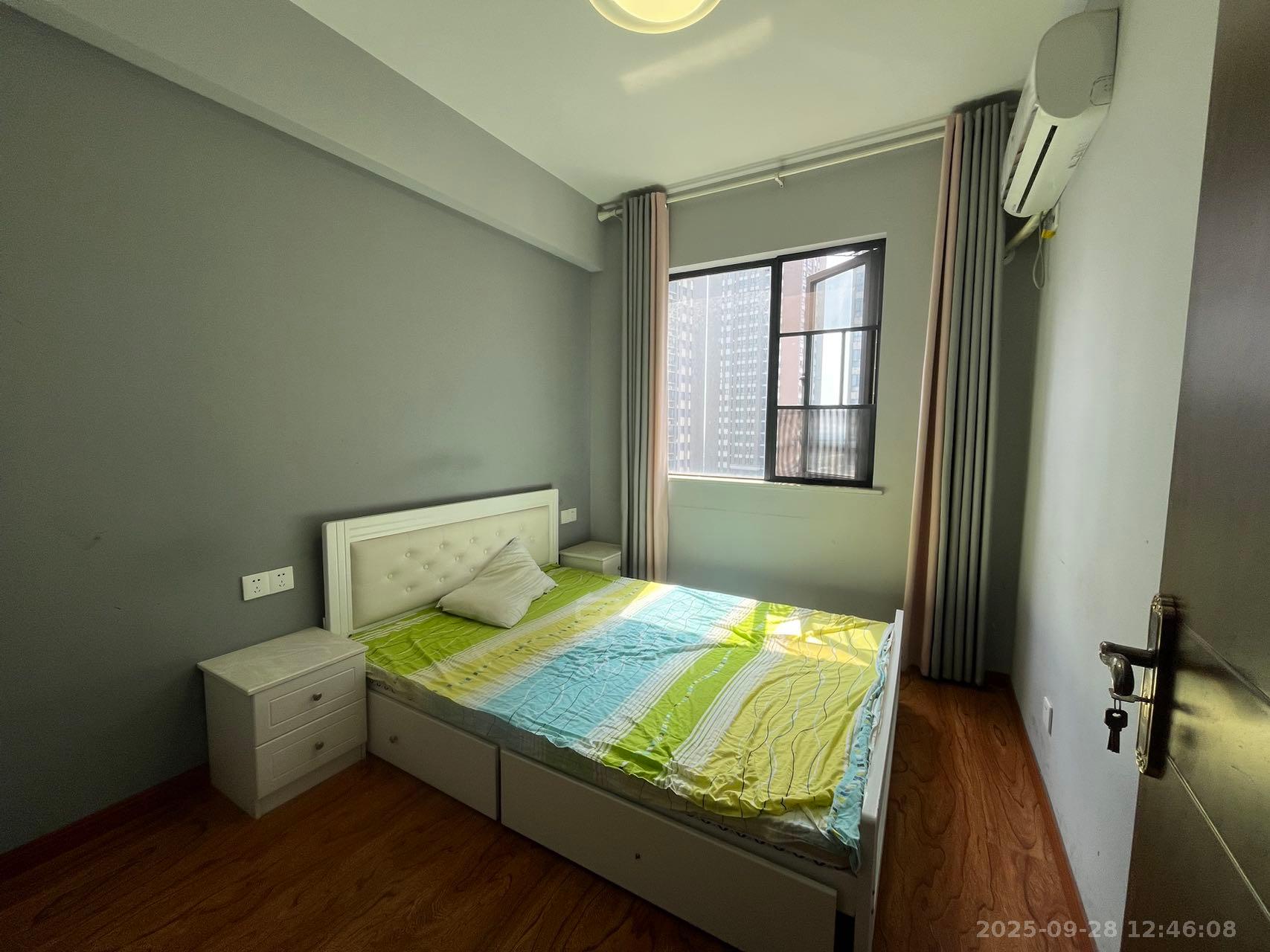 春藤小镇 3室2厅1卫 1800.0元/月 春藤小镇 3室2厅1卫 1800.0元/月室内图