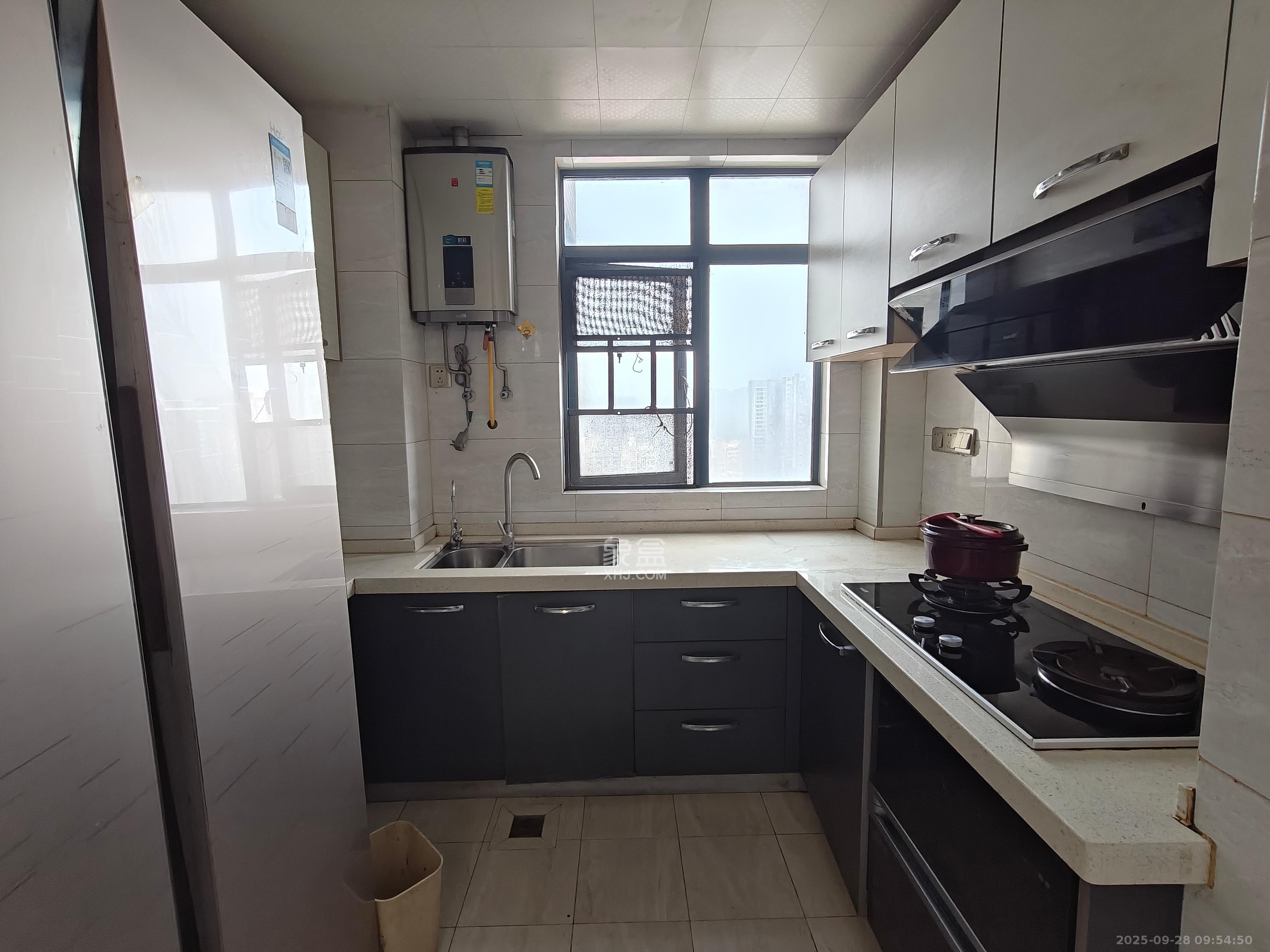 筑梦星园  4室2厅2卫    2400.0元/月室内图