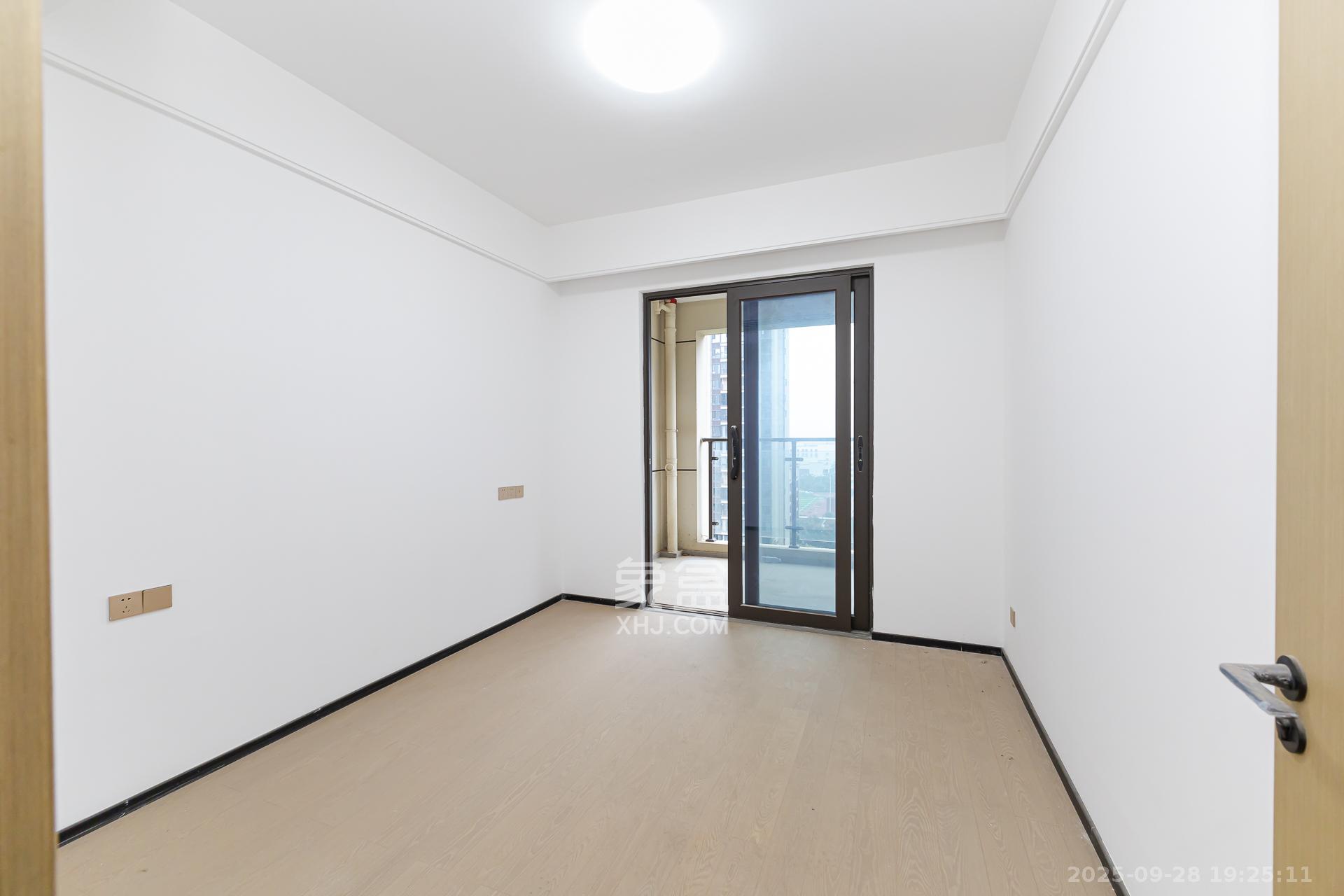 润和湘江天地天悦湾 4室2厅2卫 210.0万 润和湘江天地天悦湾 4室2厅2卫 210.0万卧室