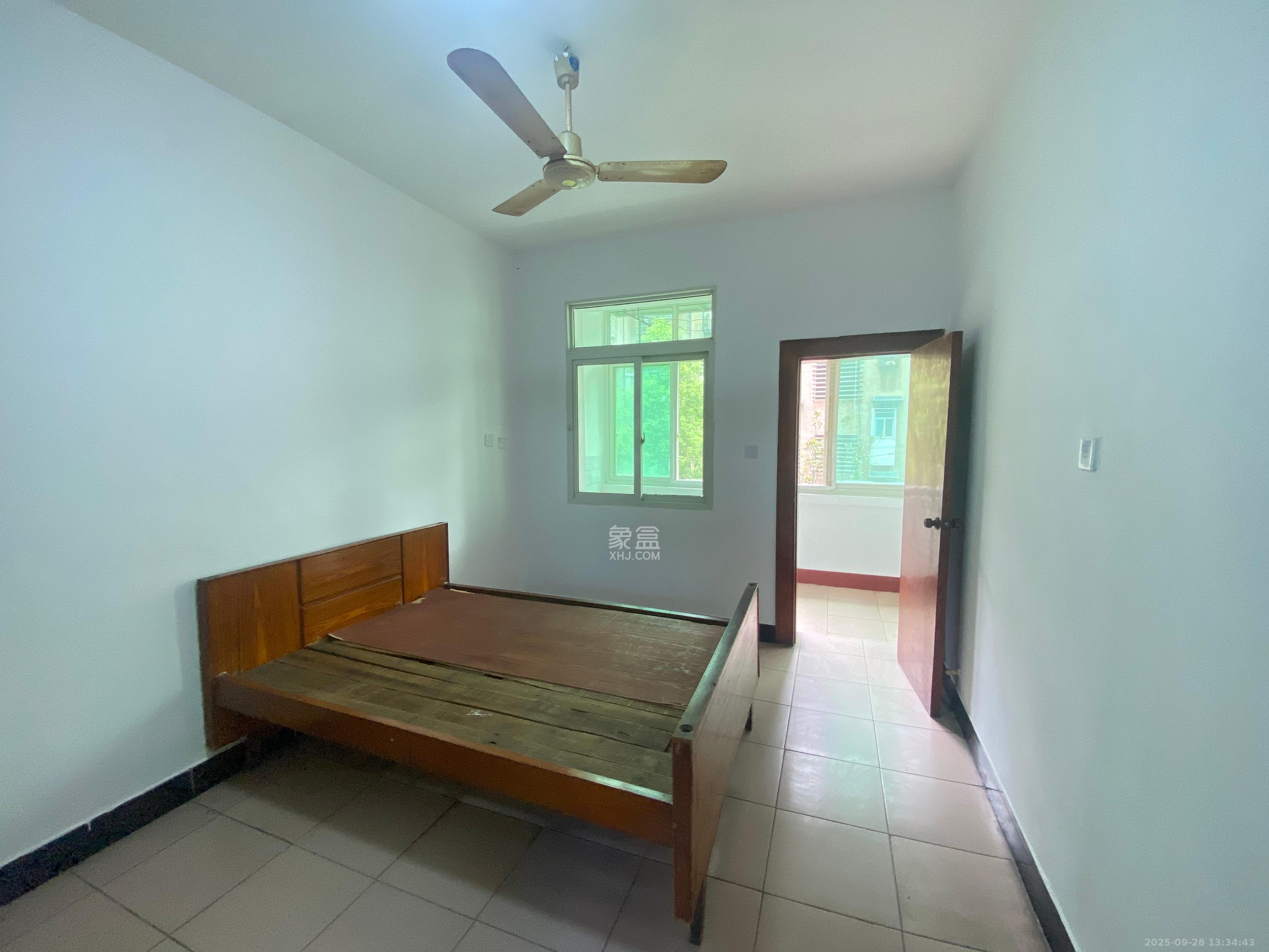 茶园坡社区(原王家冲社区) 2室1厅1卫 1300.0元/月 茶园坡社区(原王家冲社区) 2室1厅1卫 1300.0元/月室内图