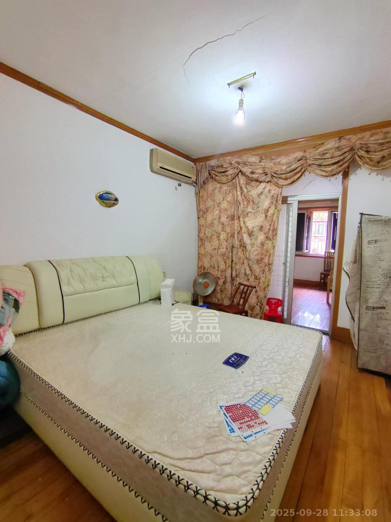 桐荫里社区  4室1厅1卫    3000.0元/月室内图