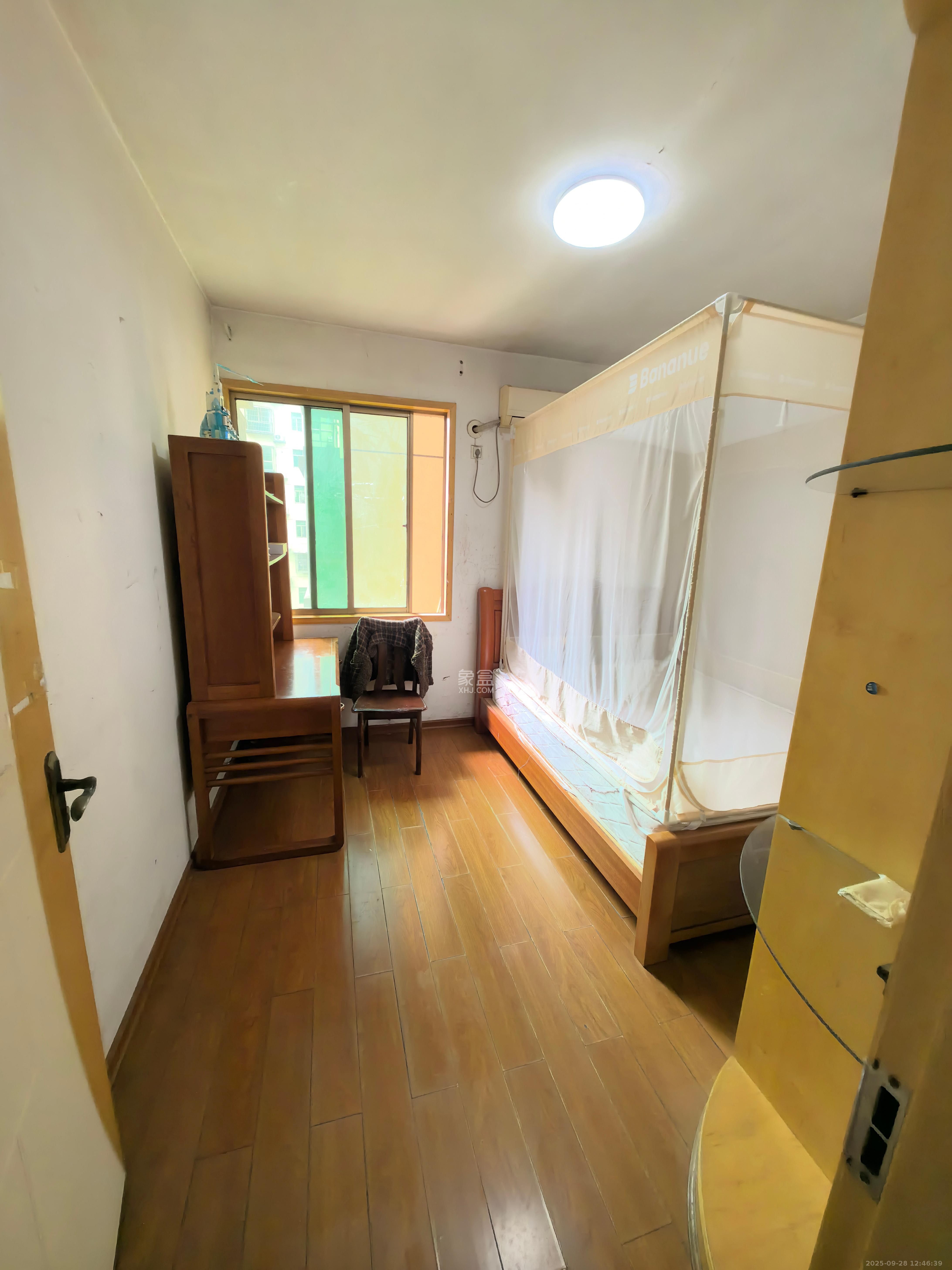 麓谷加州阳光 1室2厅2卫 2500.0元/月 麓谷加州阳光 1室2厅2卫 2500.0元/月室内图