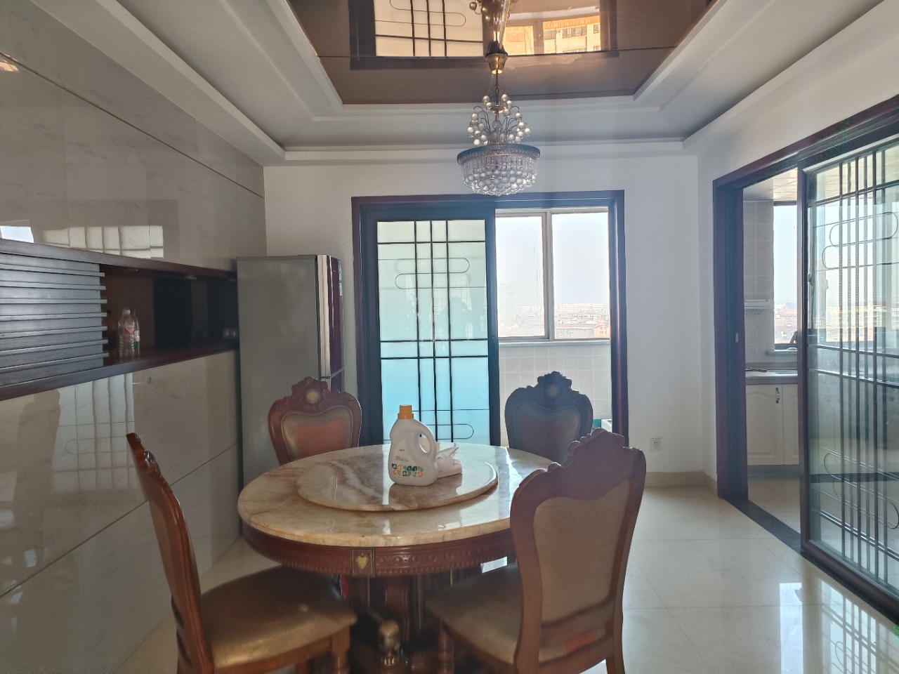 御景华庭 4室2厅2卫 2000.0元/月 御景华庭 4室2厅2卫 2000.0元/月室内图