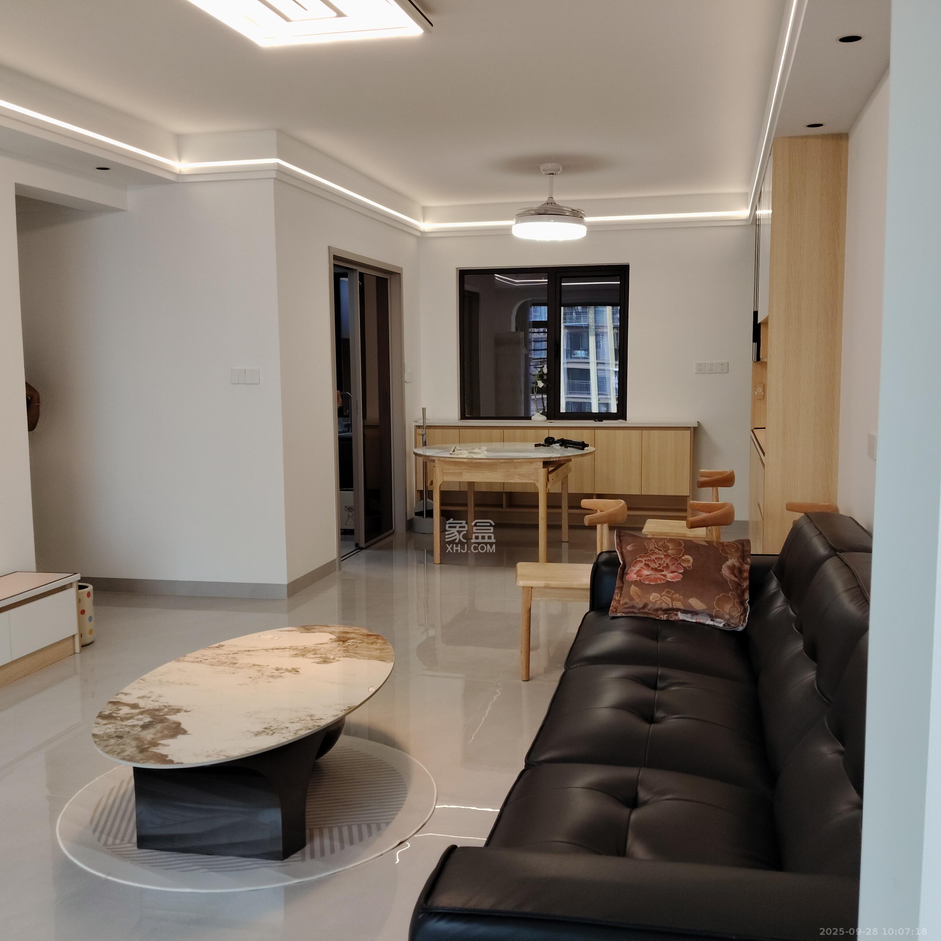 和润园三期 3室2厅2卫 3200.0元/月 和润园三期 3室2厅2卫 3200.0元/月室内图