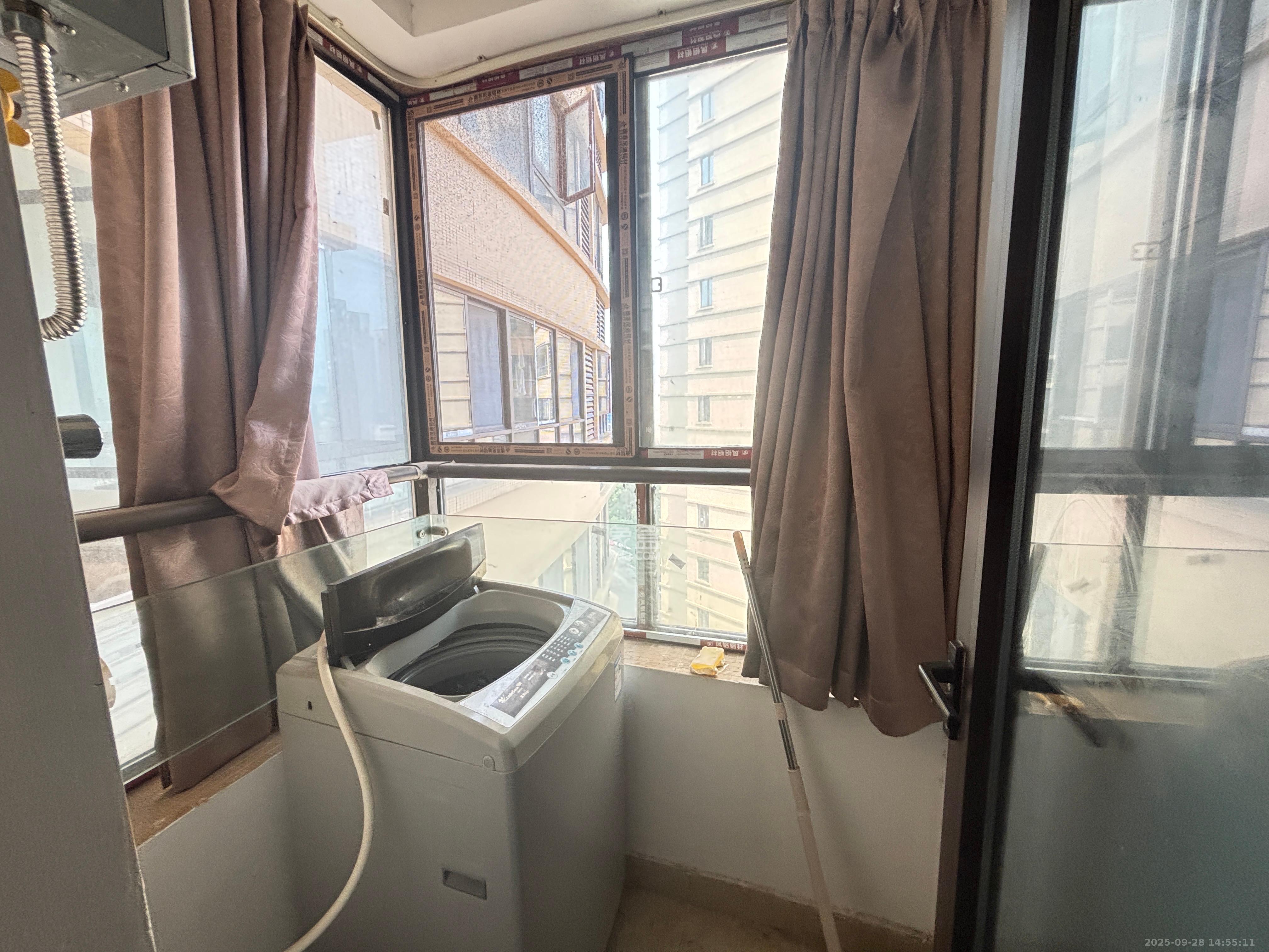 五江天街南区  3室2厅1卫   2400.00元/月室内图