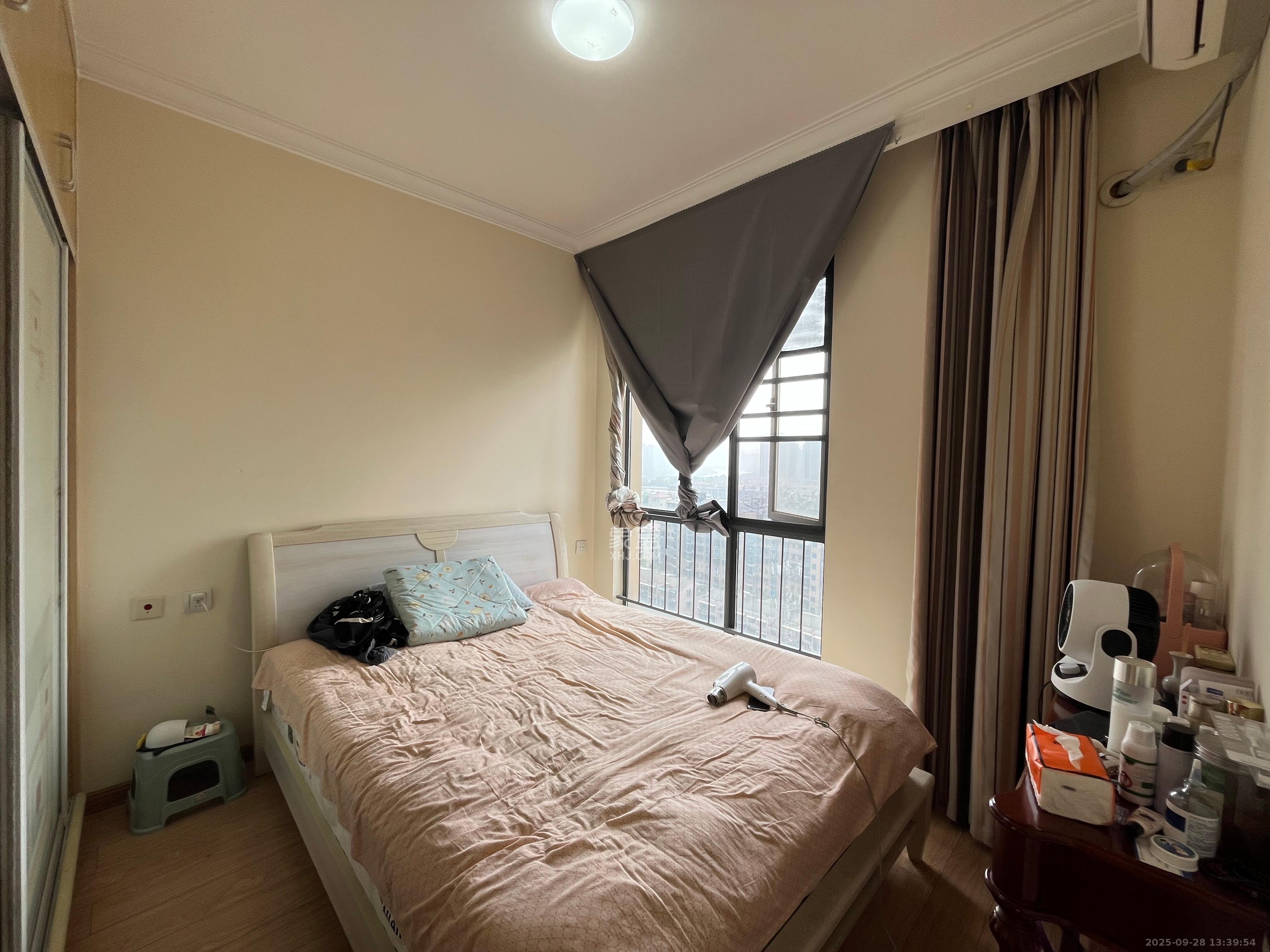 佳兆业时代广场 2室2厅1卫 2200.0元/月 佳兆业时代广场 2室2厅1卫 2200.0元/月室内图