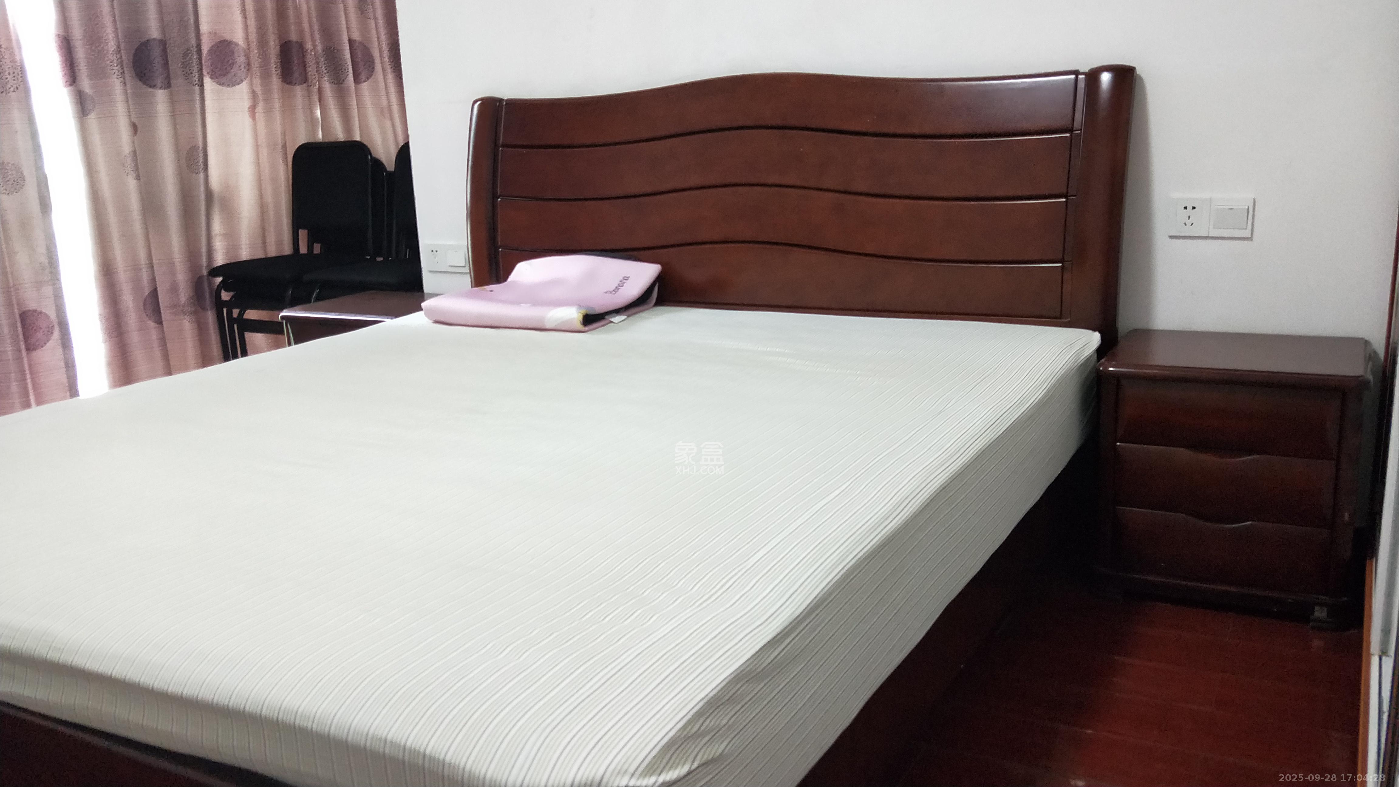 阳光晶城 3室2厅1卫 2000.0元/月 阳光晶城 3室2厅1卫 2000.0元/月室内图