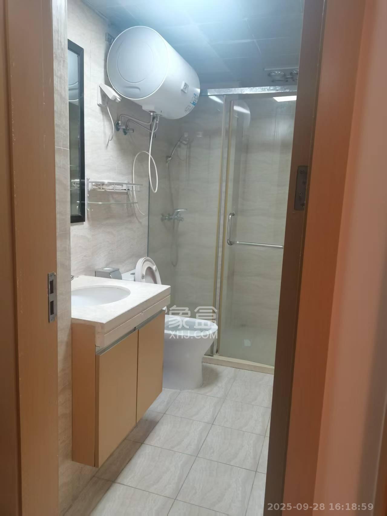 北辰三角洲E3区 1室1厅1卫 2100.0元/月 北辰三角洲E3区 1室1厅1卫 2100.0元/月室内图