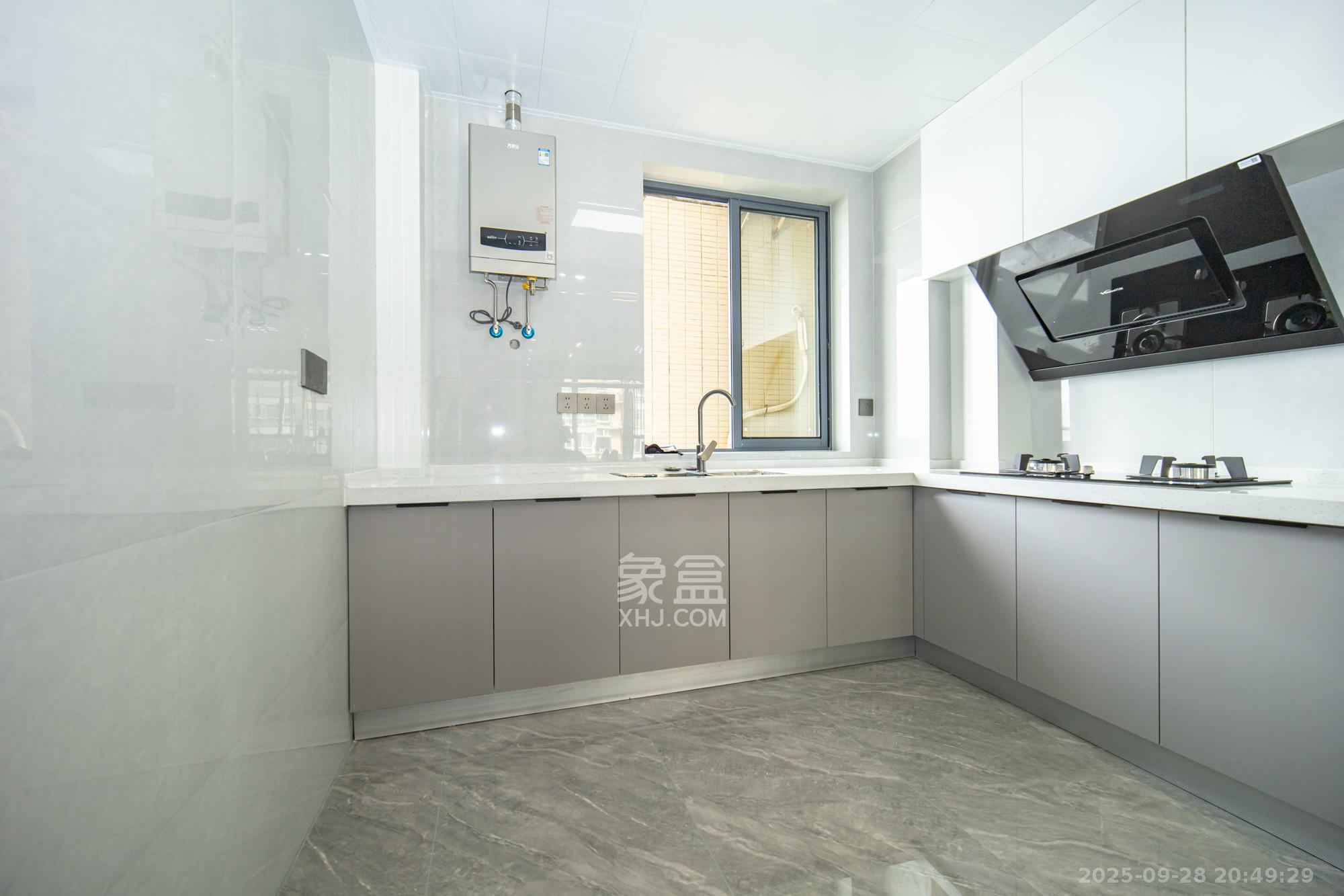 月湖兰庭 4室2厅1卫 126.8万 月湖兰庭 4室2厅1卫 126.8万厨房